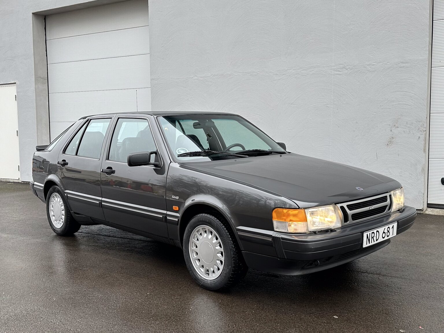 Exteriörbild på 1988 SAAB 9000i