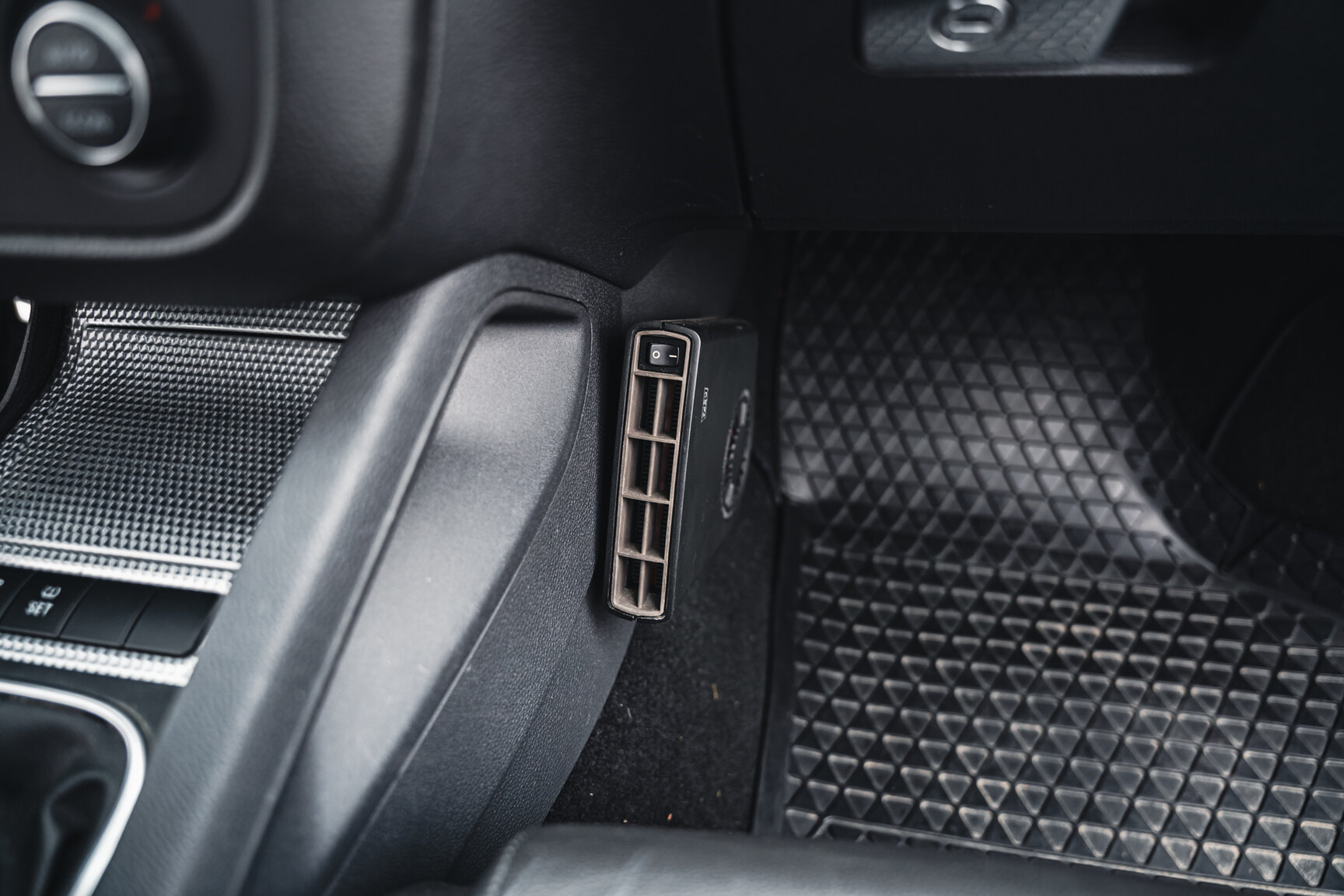 Interior image of 2007 Volkswagen Golf R32 (41)