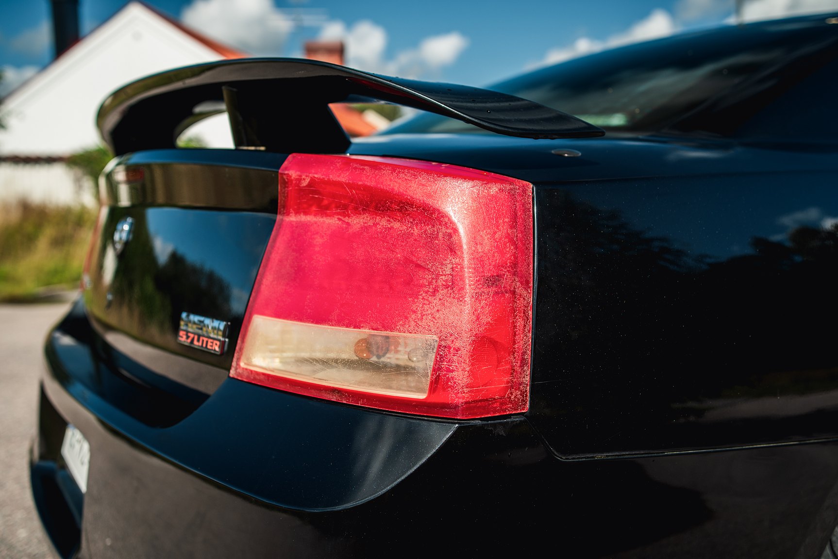 Exterior image of 2007 Dodge Charger 5.7 V8 HEMI 