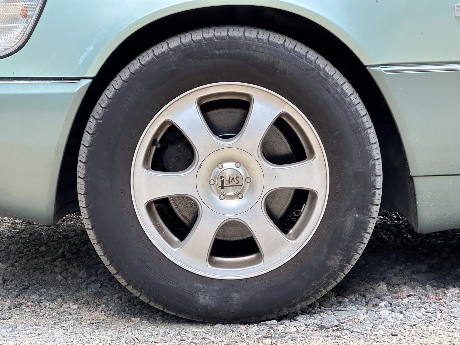 Exterior image of 1992 Mercedes 300 SE (6)