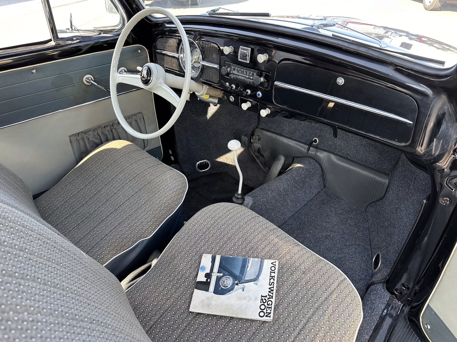 Interior image of 1958 Volkswagen 1200 Beetle