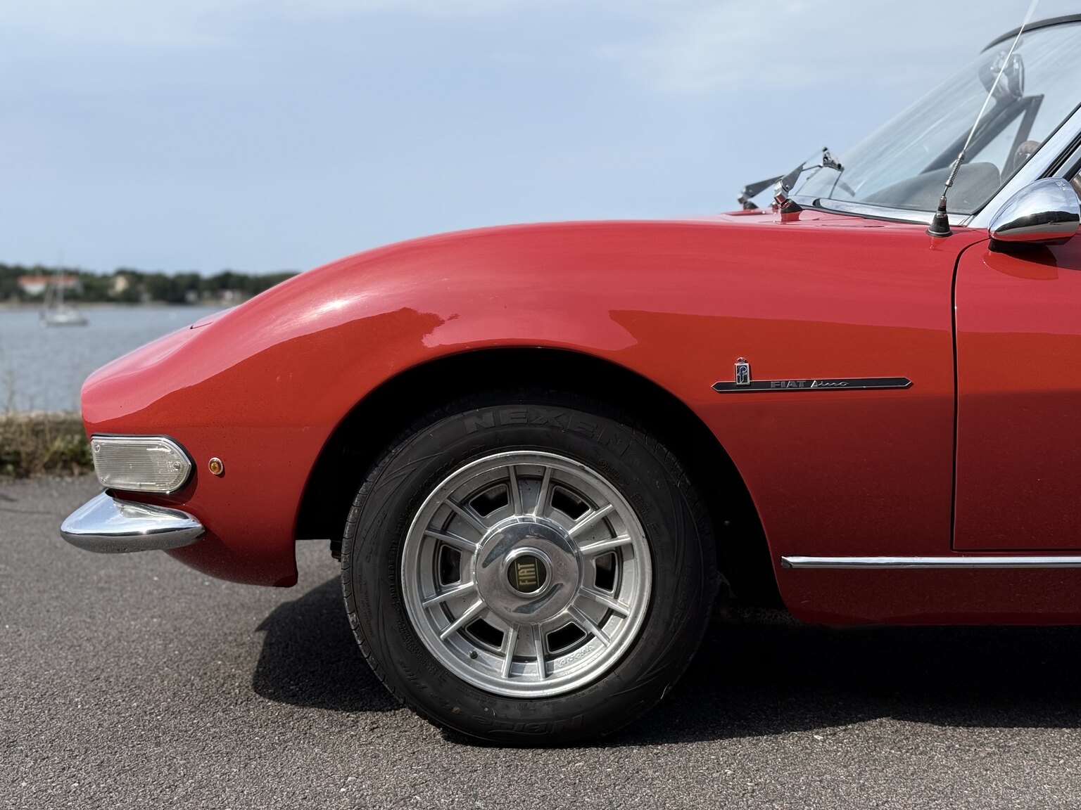 Exterior image of 1968 Fiat Dino Spider