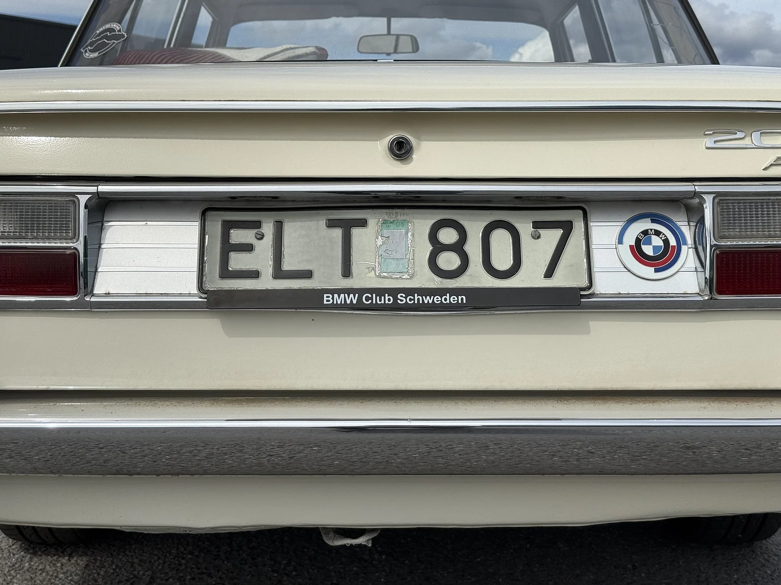 Exteriörbild på 1970 BMW New Class 4-dörrars Sedan (38)