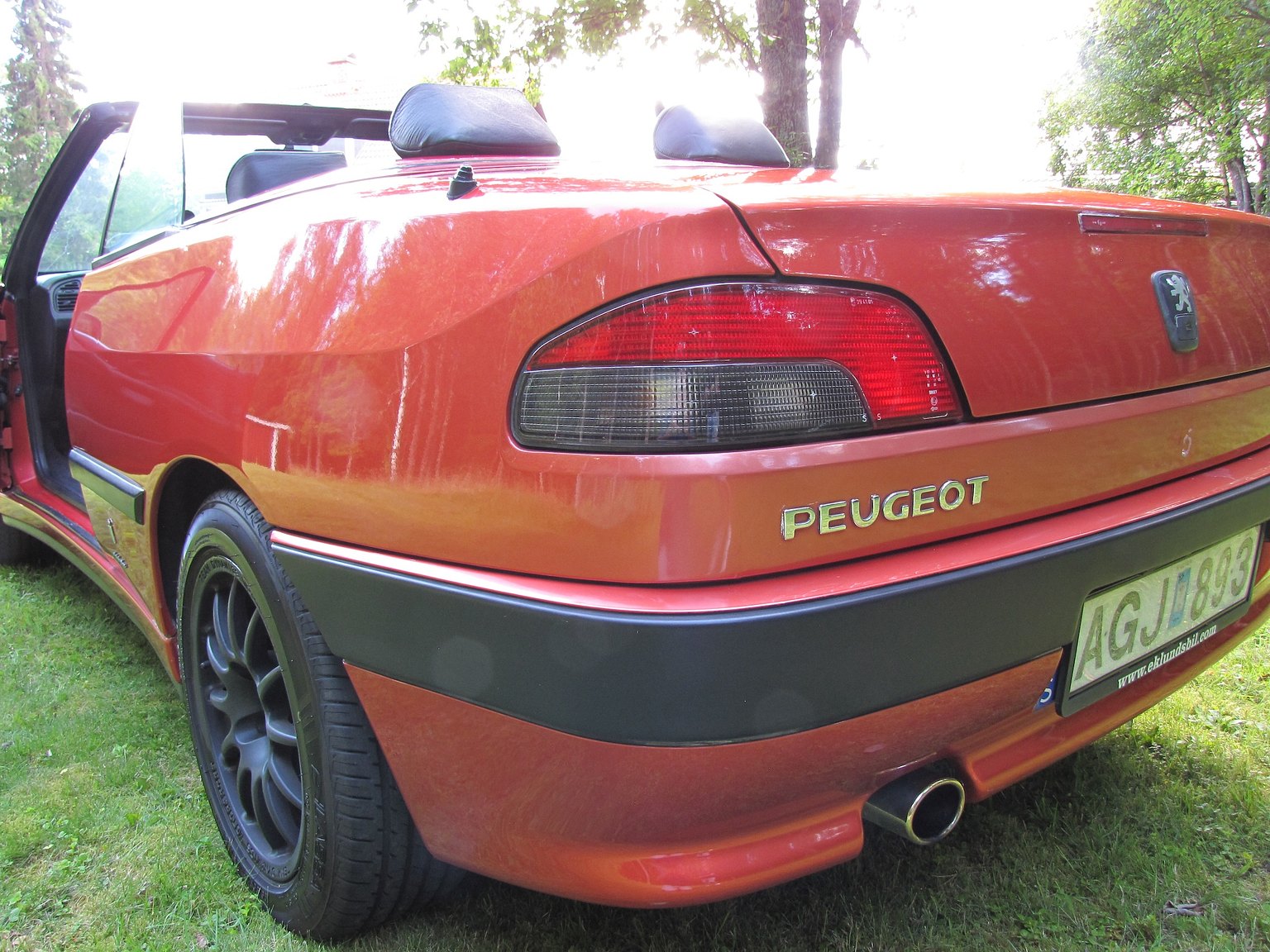 Exterior image of 1999 Peugeot 306 Cabriolet 2.0 Manuell