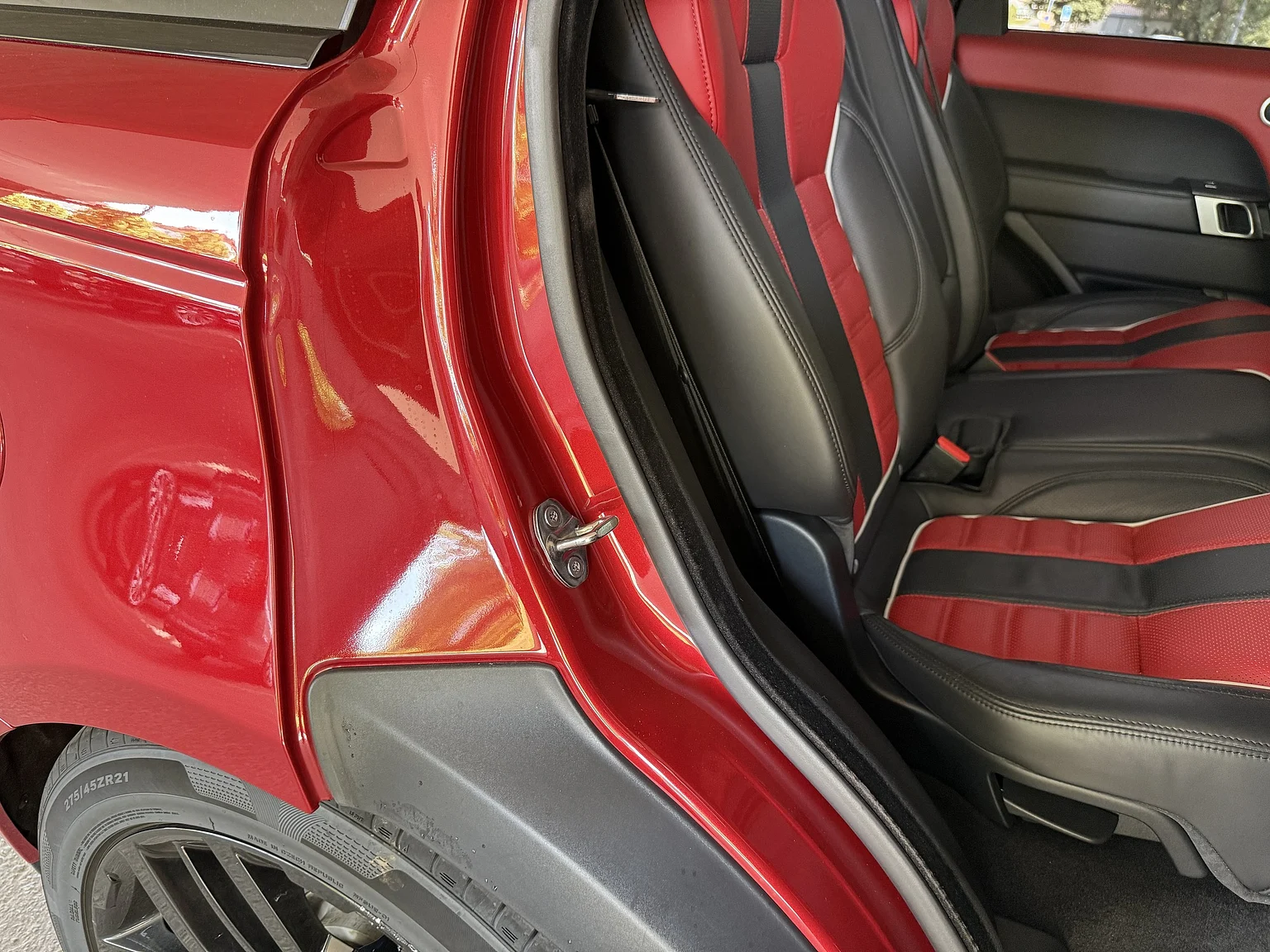 Interiörbild 2017 Range Rover Sport SVR (57)