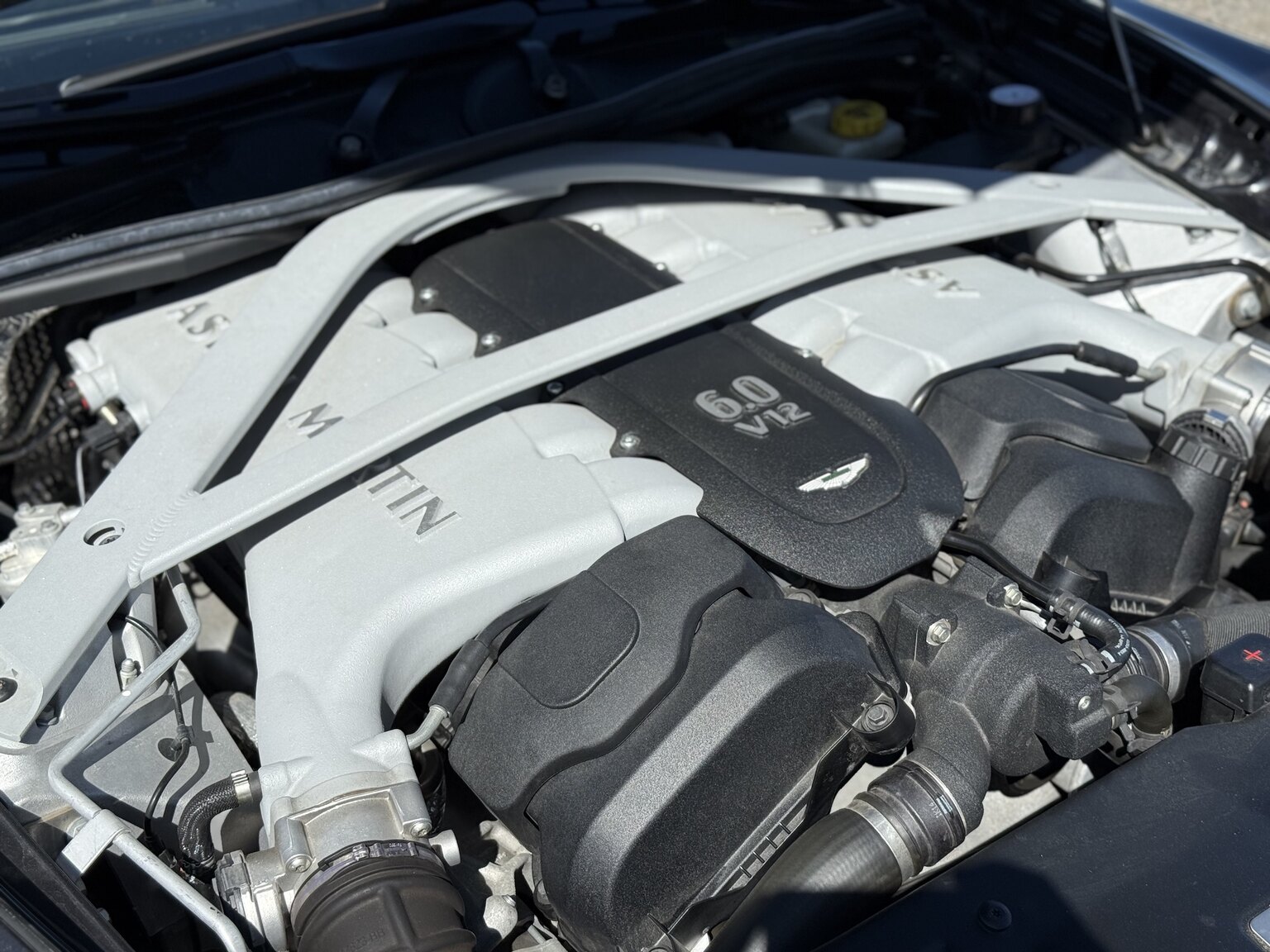 Image of 2015 Aston Martin DB9 Volante mechanics