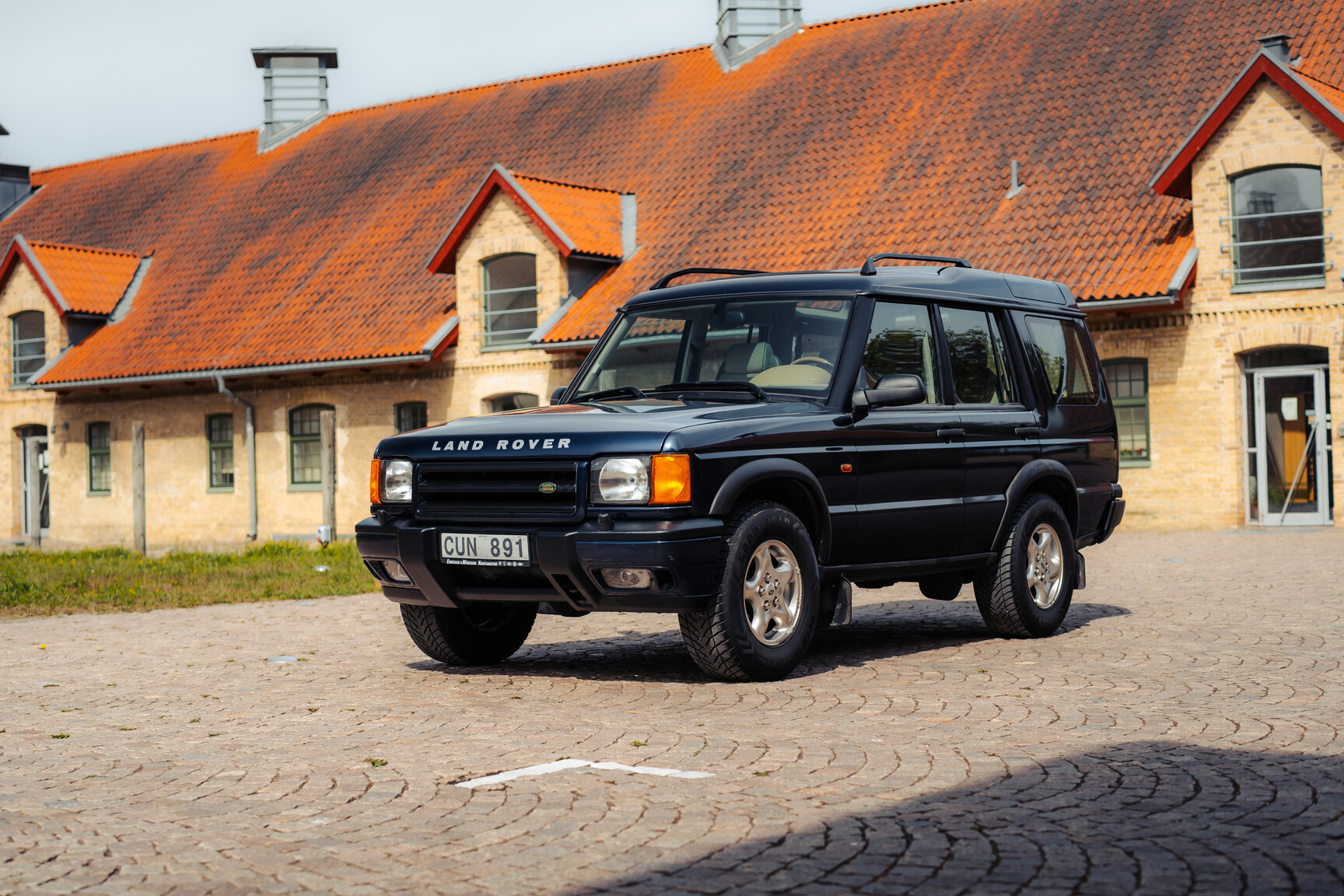 Exteriörbild på 1999 Landrover Discovery II V8