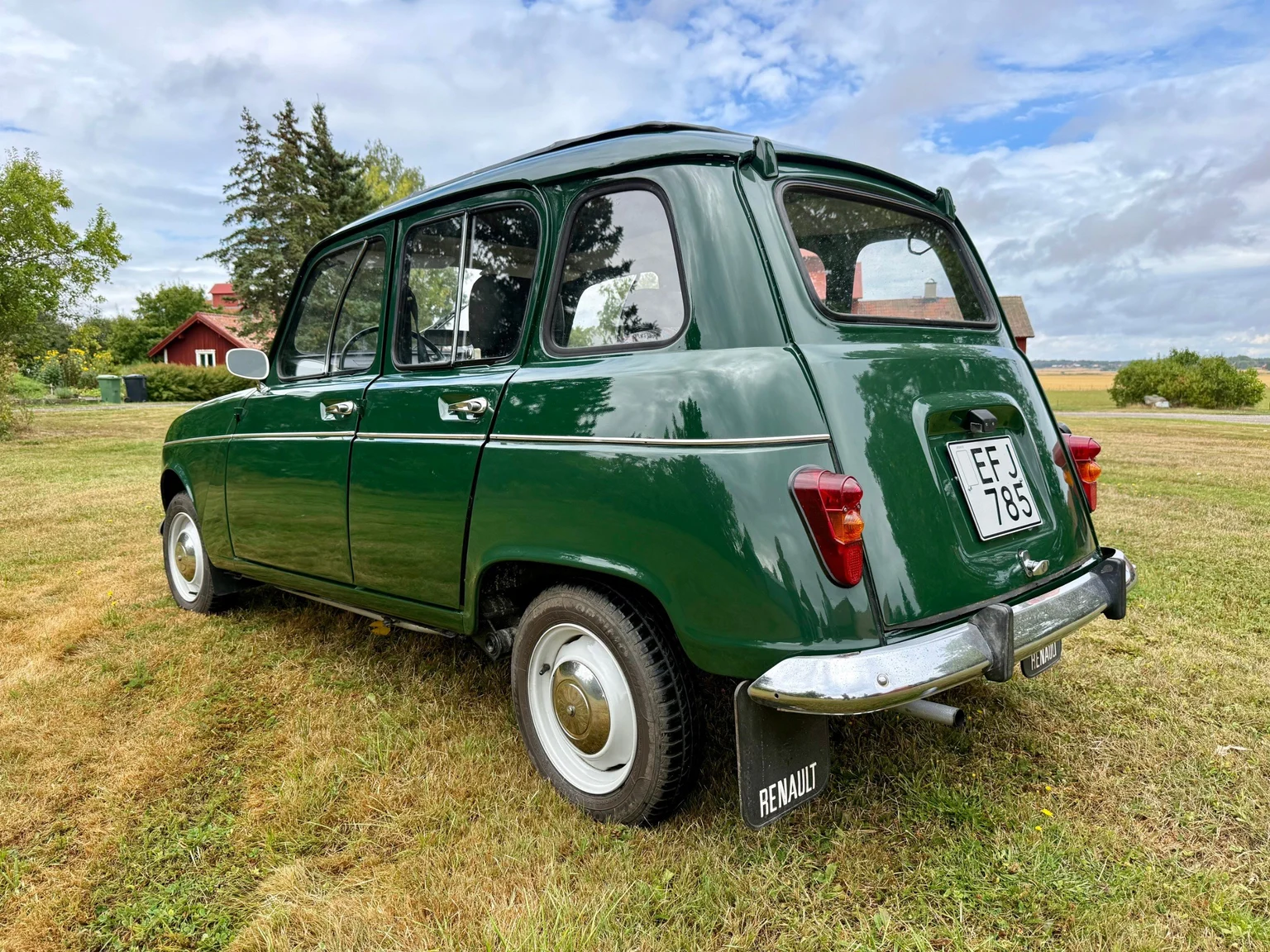 Exteriörbild på 1970 Renault 4 (5)