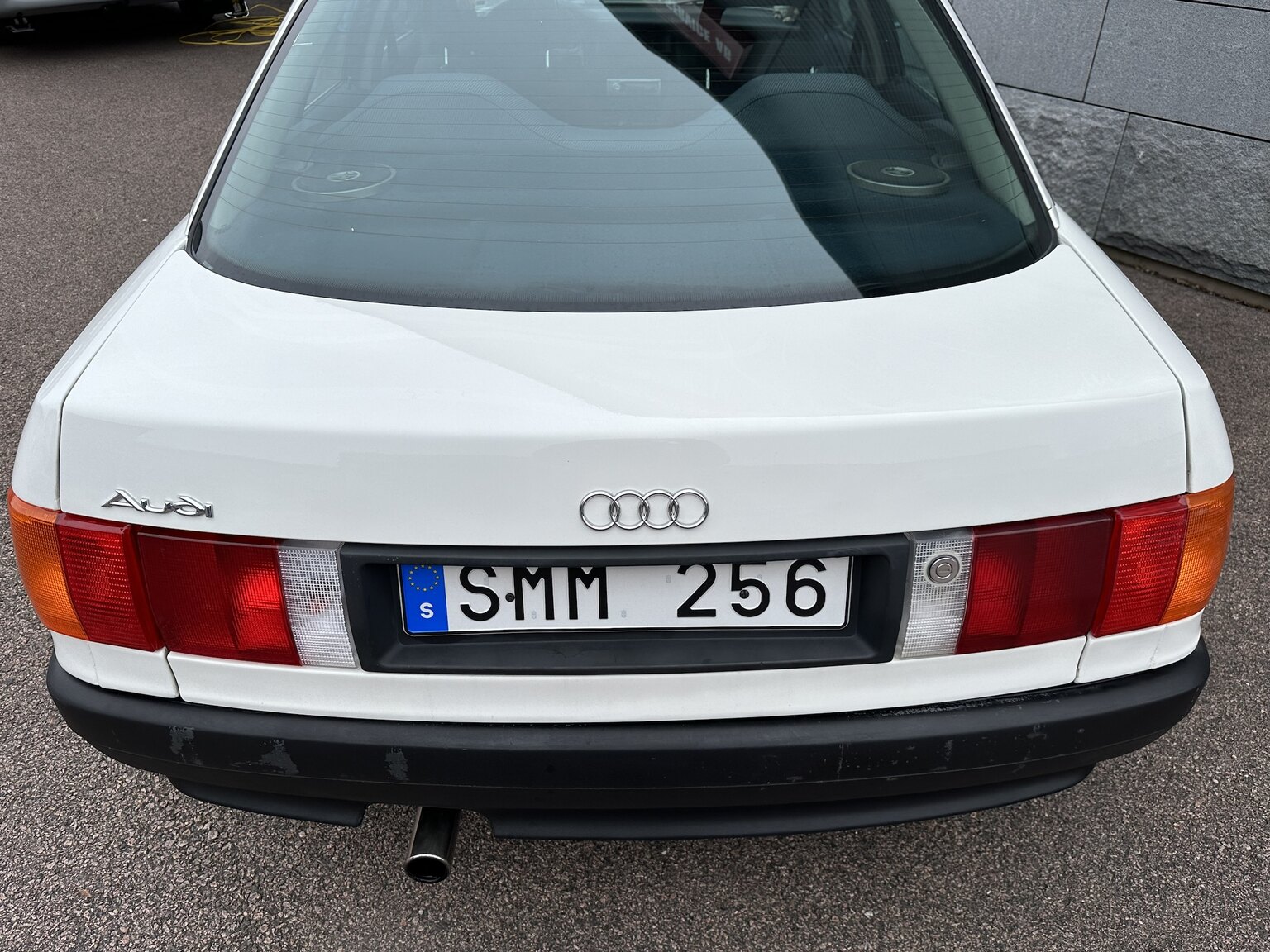Exteriörbild på 1988 Audi 80 (44)
