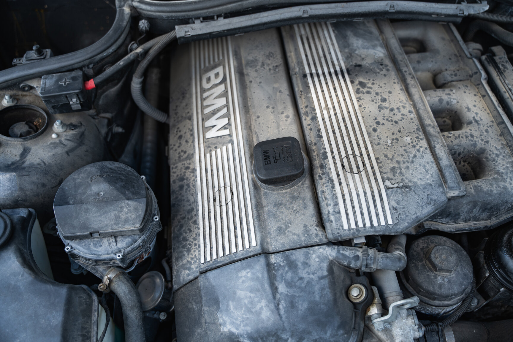 Image of 2003 BMW 320i Touring mechanics