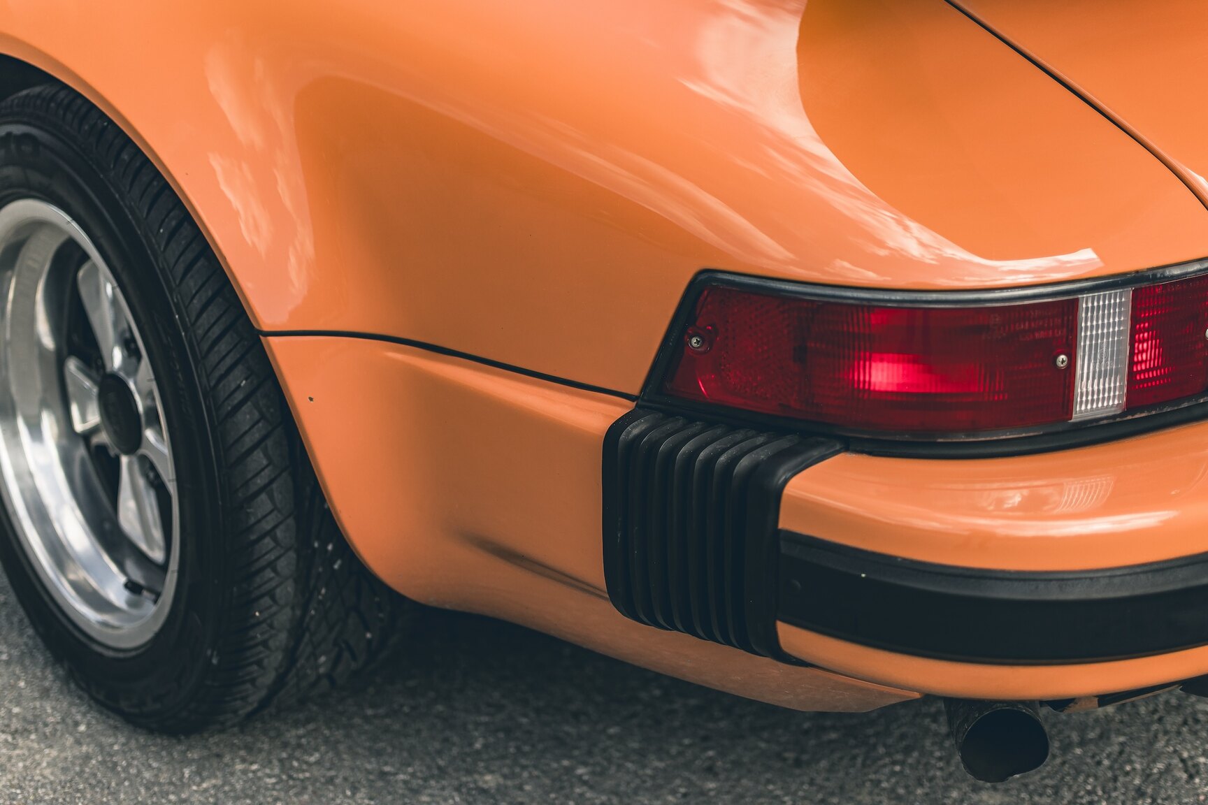 Exterior image of Porsche 911 Carrera