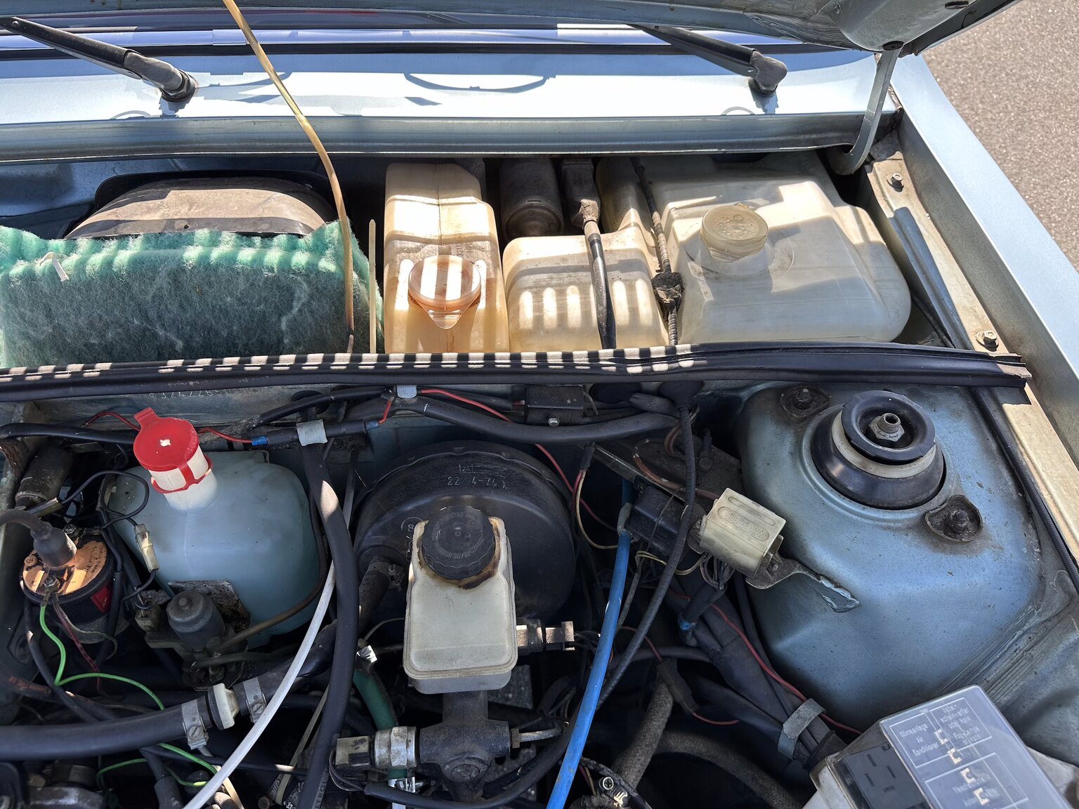 Image of 1974 Volkswagen Passat Two Door mechanics
