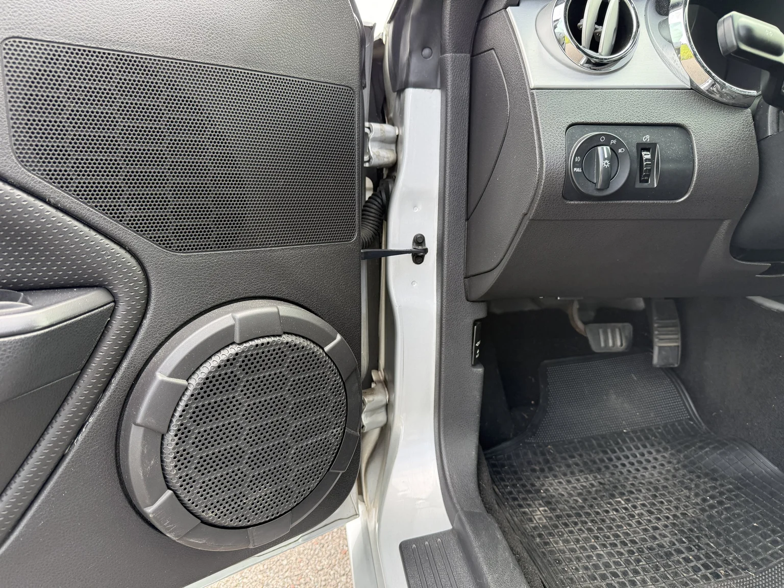 Innenraumfoto von 2006 Ford Mustang GT (6)