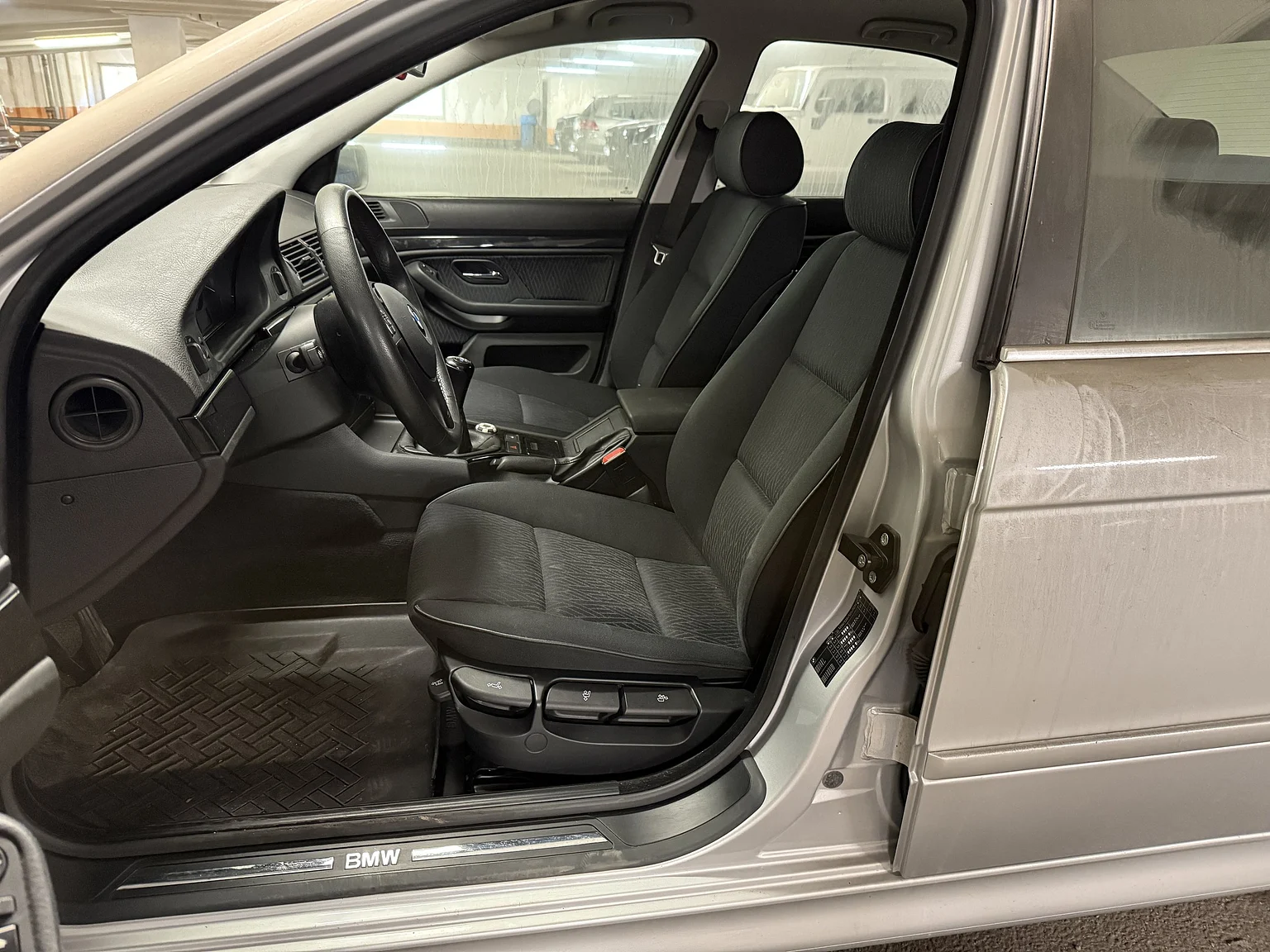 Interiörbild 2002 BMW 520i (12)