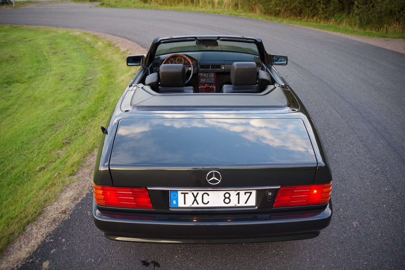 Exterior image of 1992 Mercedes-Benz 300 SL-24