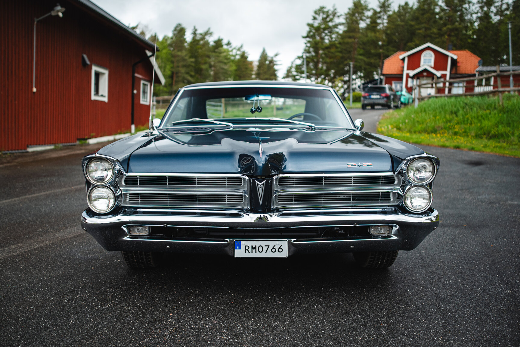 Exterior image of 1965 Pontiac Catalina 421 Tripower-Pack 2+2