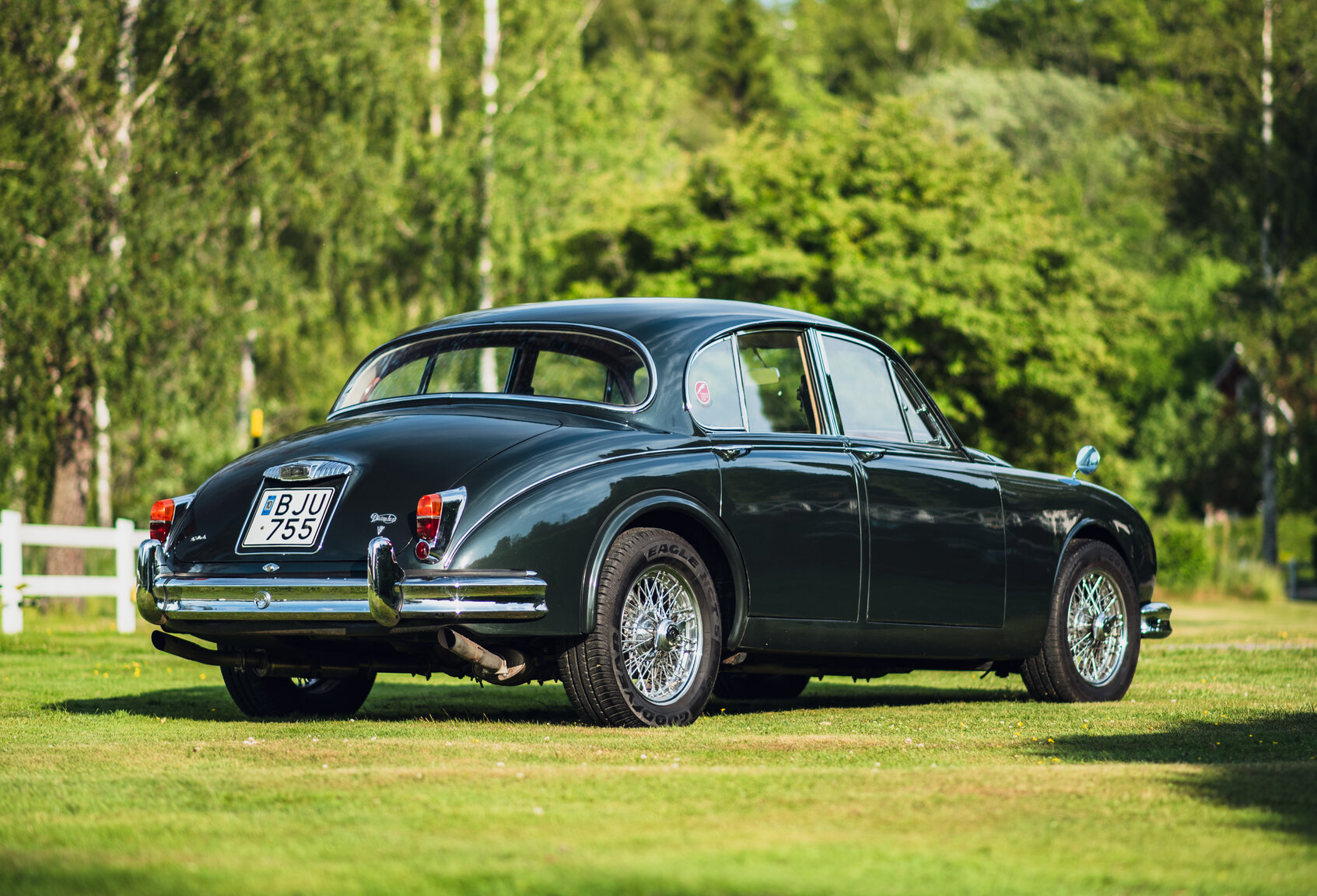 Exterior image of 1965 Daimler 250 V8