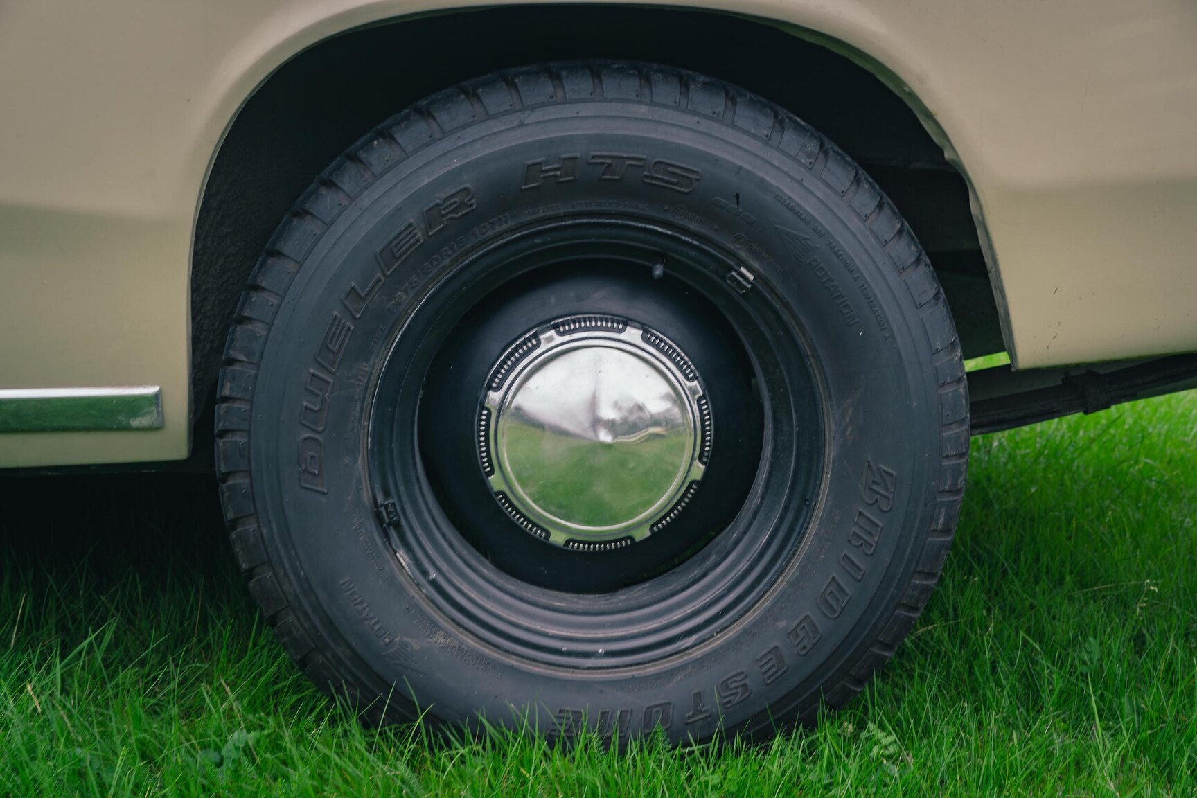 Exteriörbild på 1972 Plymouth Duster 360 (19)