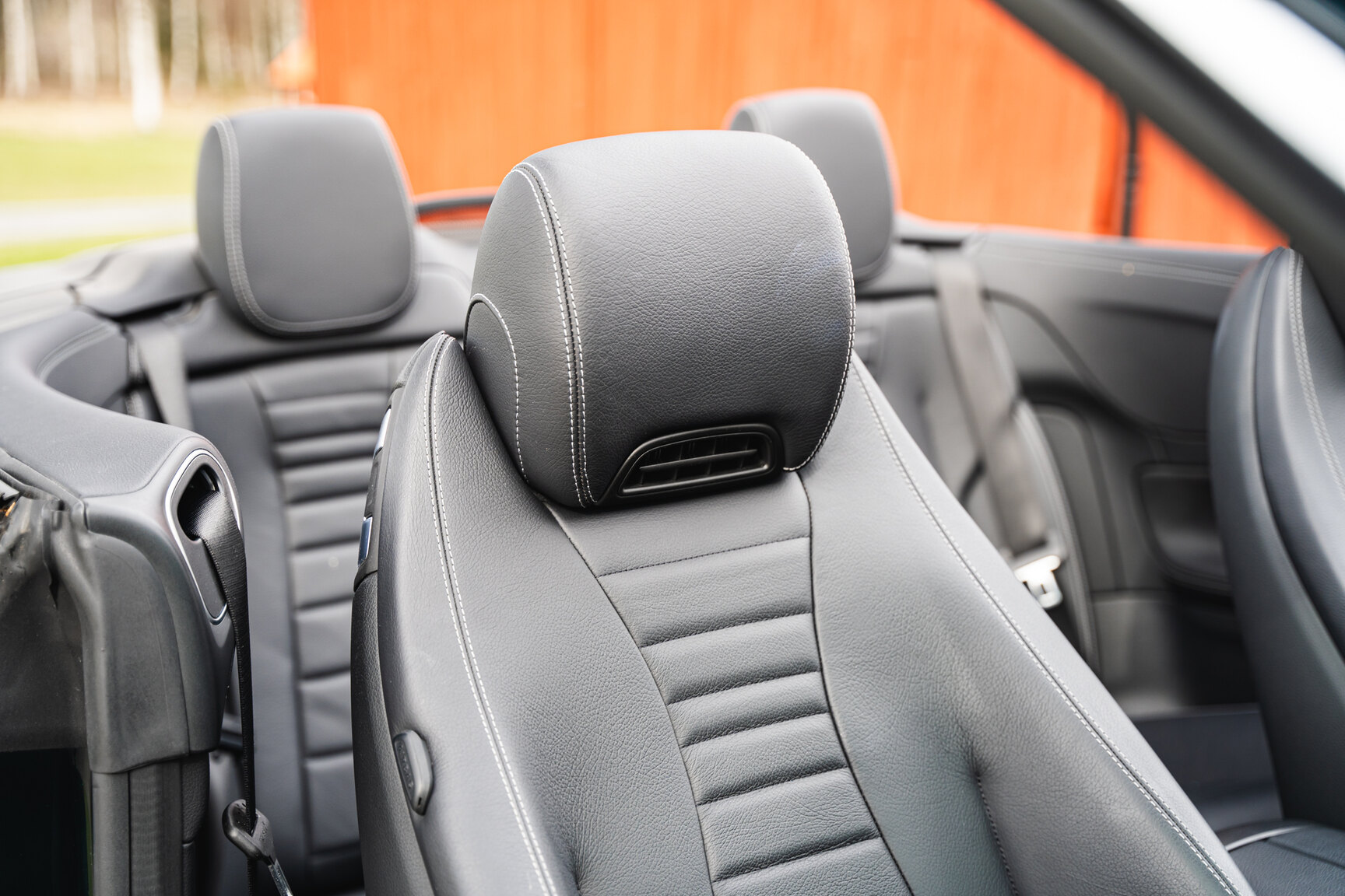 Interiörbild 2019 Mercedes-Benz E300 Cabriolet