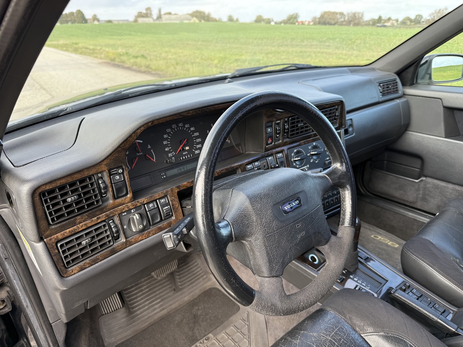 Interior image of 1995 VOLVO 855 T5R T-5R