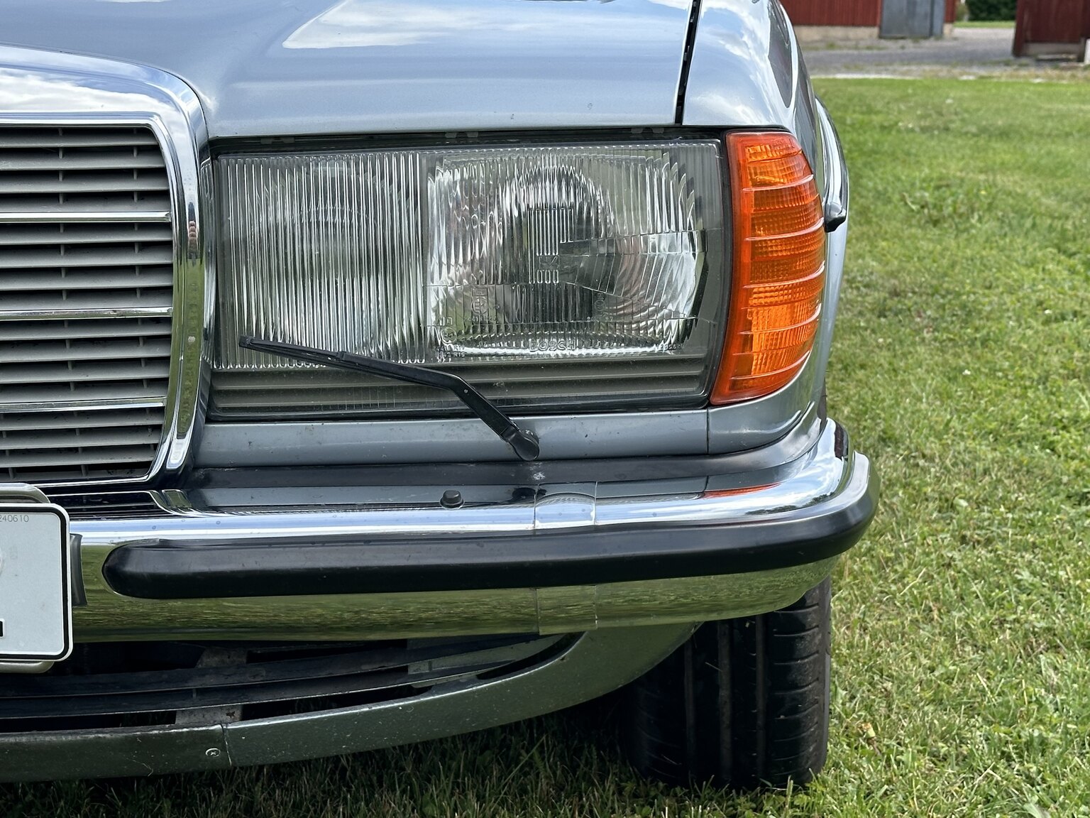 Exterior image of 1984 Mercedes-Benz 230 CE