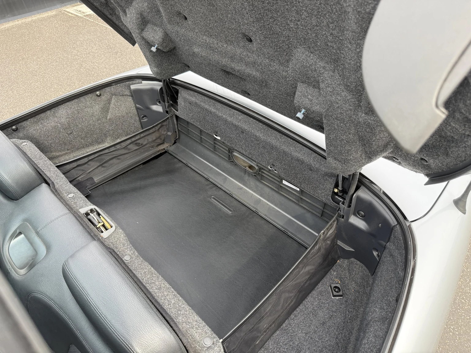 Aussenfoto 2001 MERCEDES-BENZ CLK 230 Kompressor Cabriolet (58)