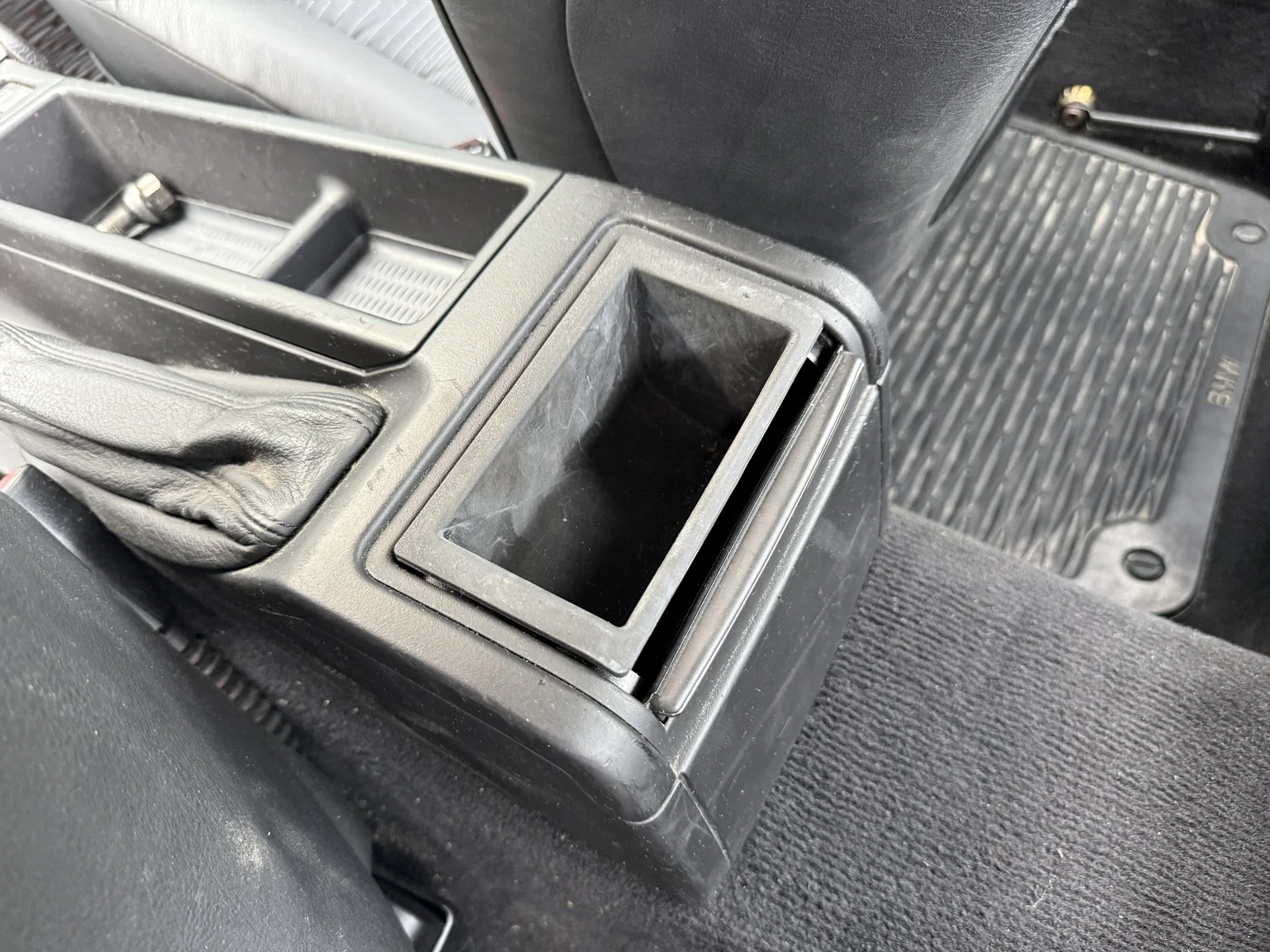 Innenraumfoto von 2005 BMW 320Ci (29)