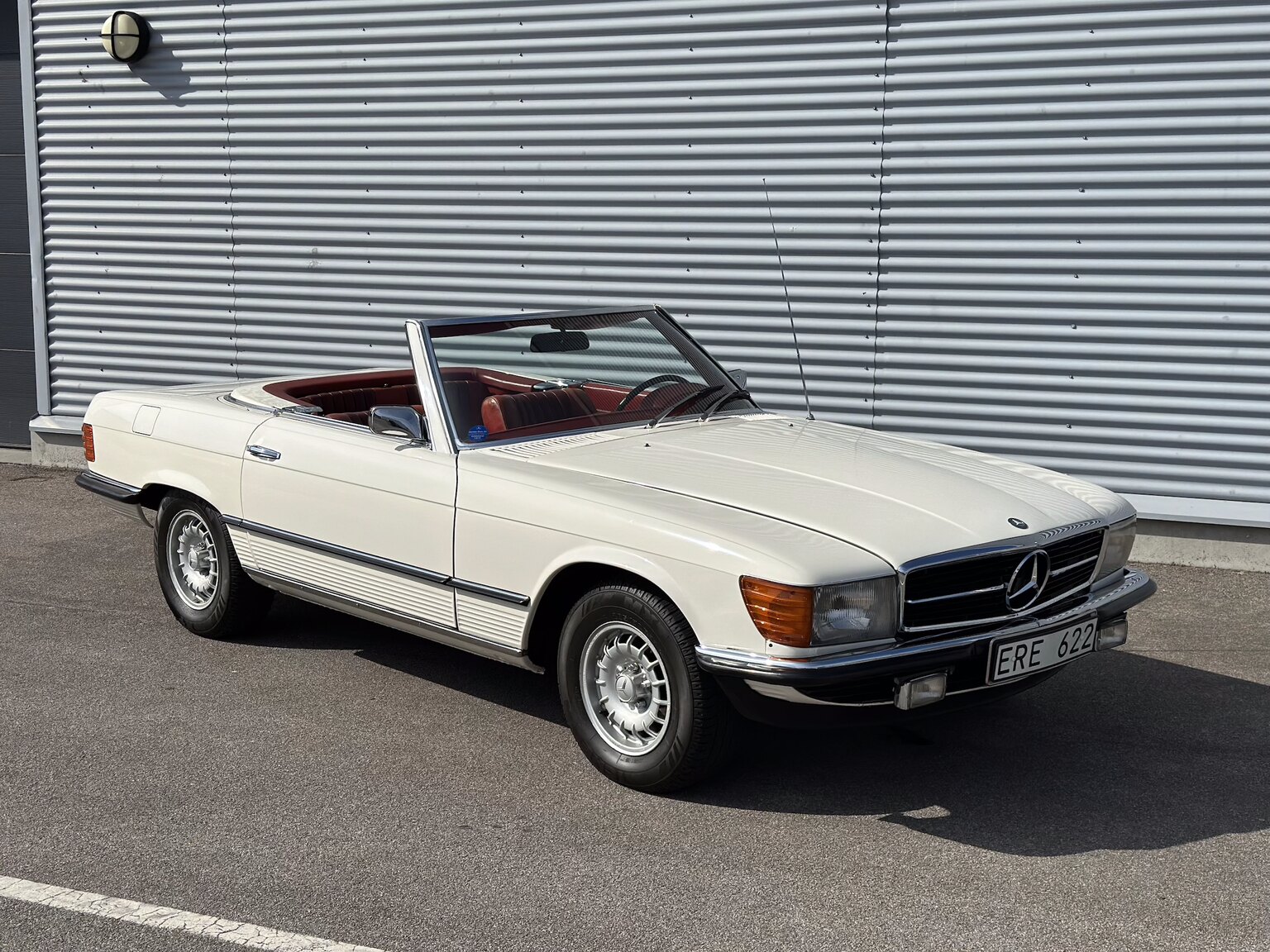 Exteriörbild på 1972 Mercedes-Benz 350 SL
