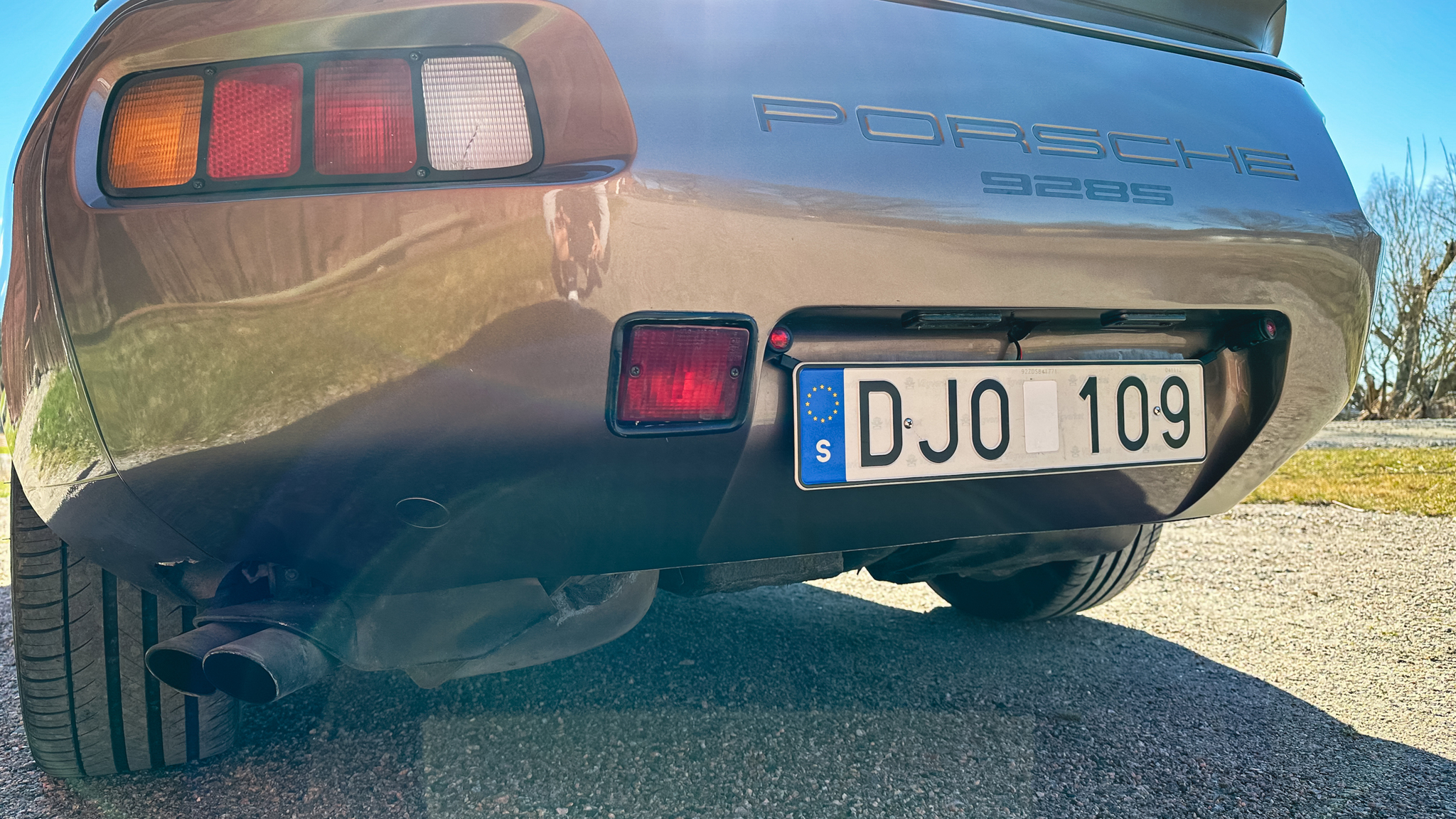 Exterior image of 1983 Porsche 928 S (52)