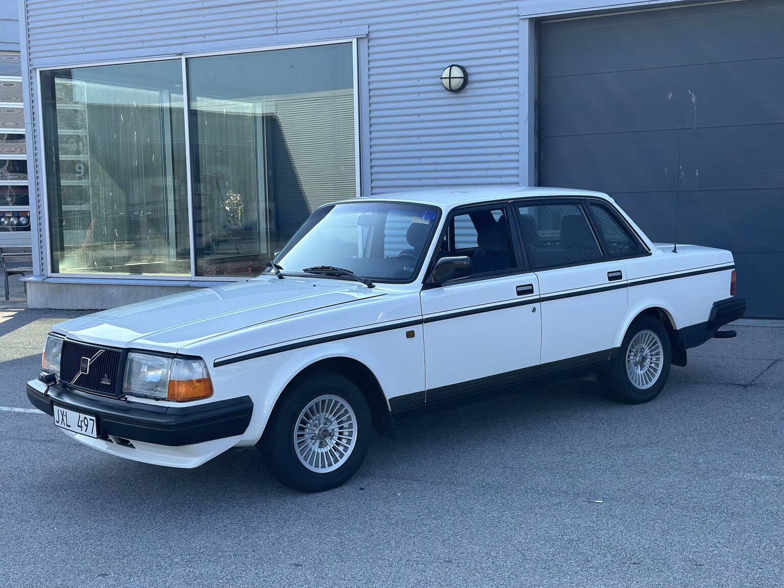 Exterior image of 1991 Volvo 240 GLT