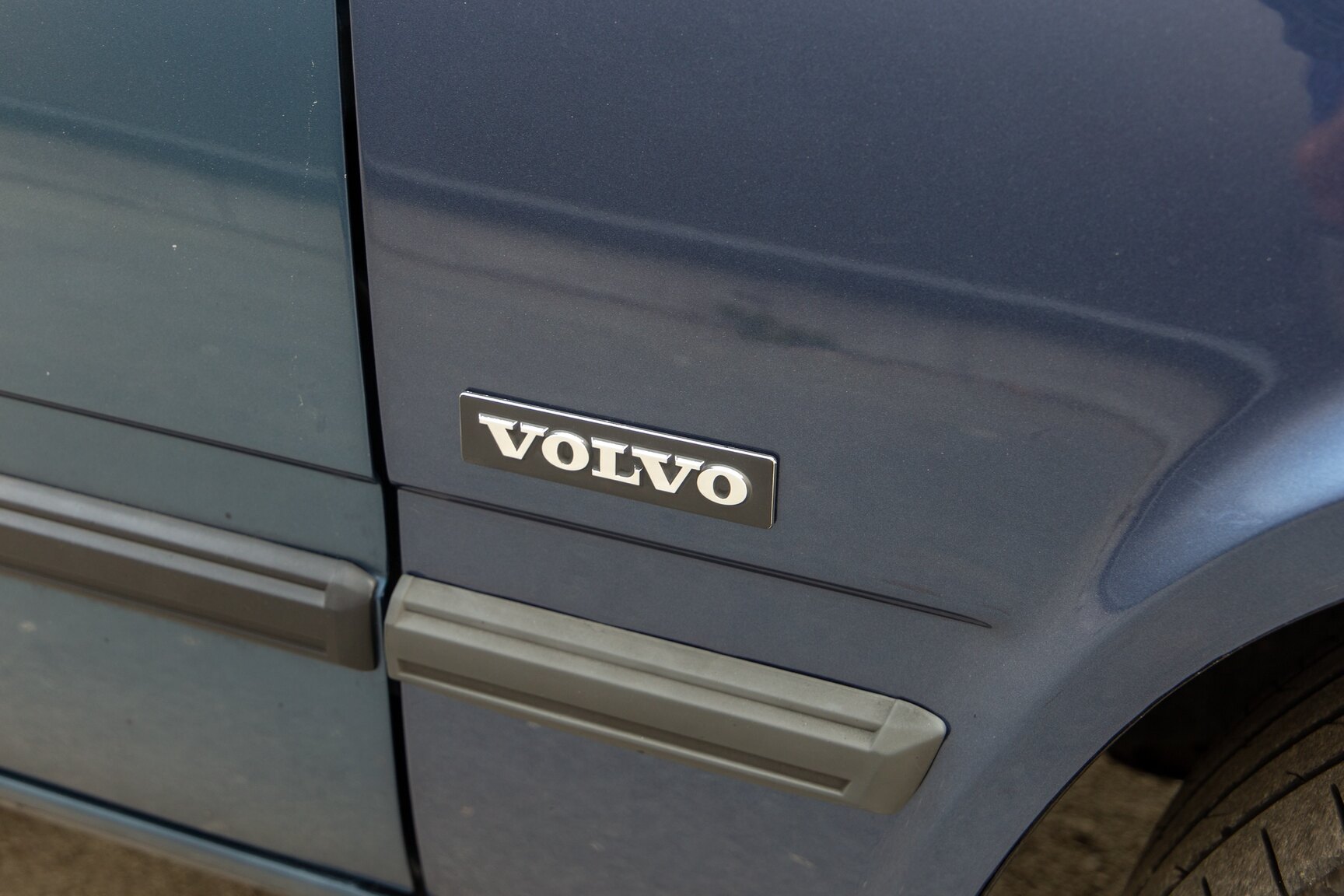 Exterior image of 1990 Volvo 745 Turbo (41)