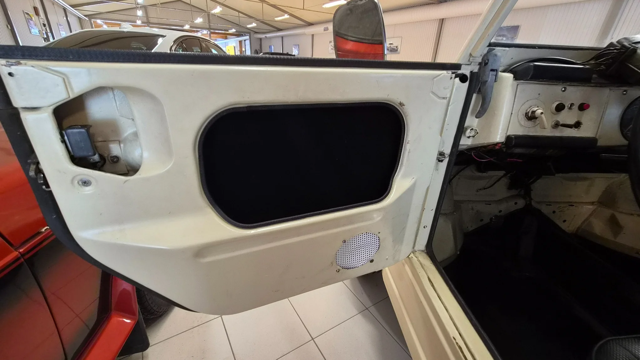 Interiörbild 1973 Volkswagen Type 181 (1)