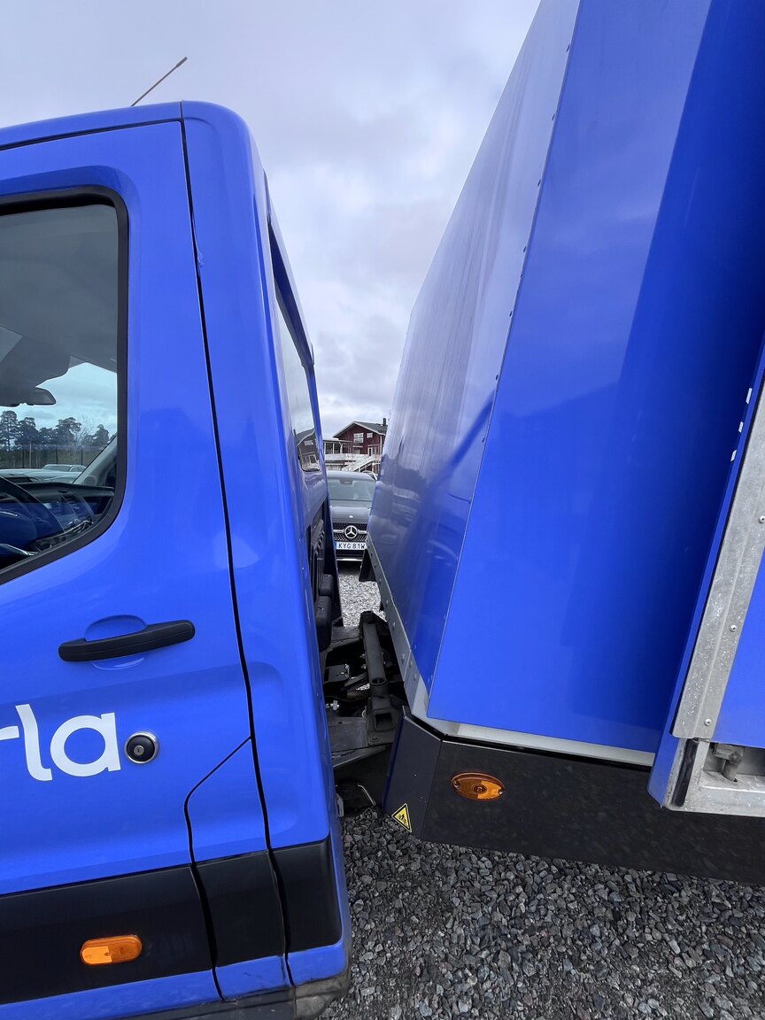 Exteriörbild på 2022 Ford Transit fordonstransport