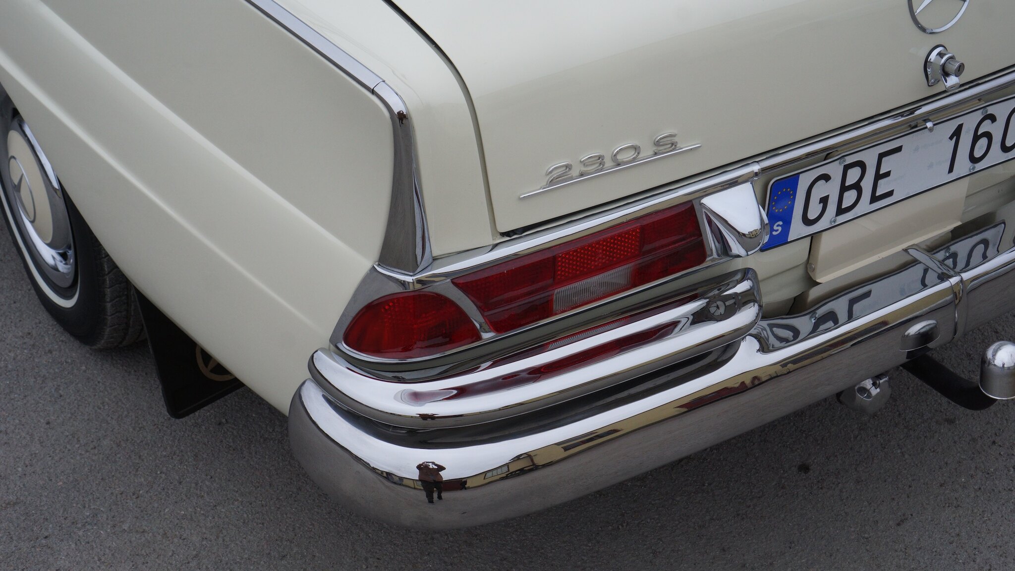 Exteriörbild på 1966 Mercedes-Benz 230 S