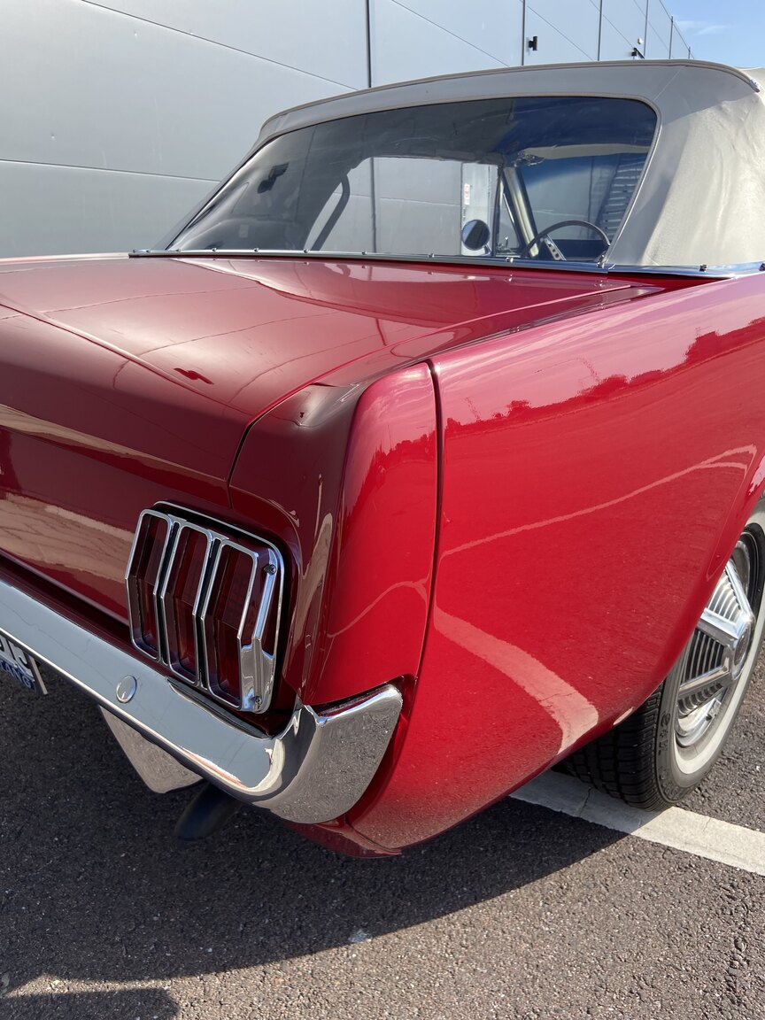 Exteriörbild på 1966 Ford Mustang Convertible