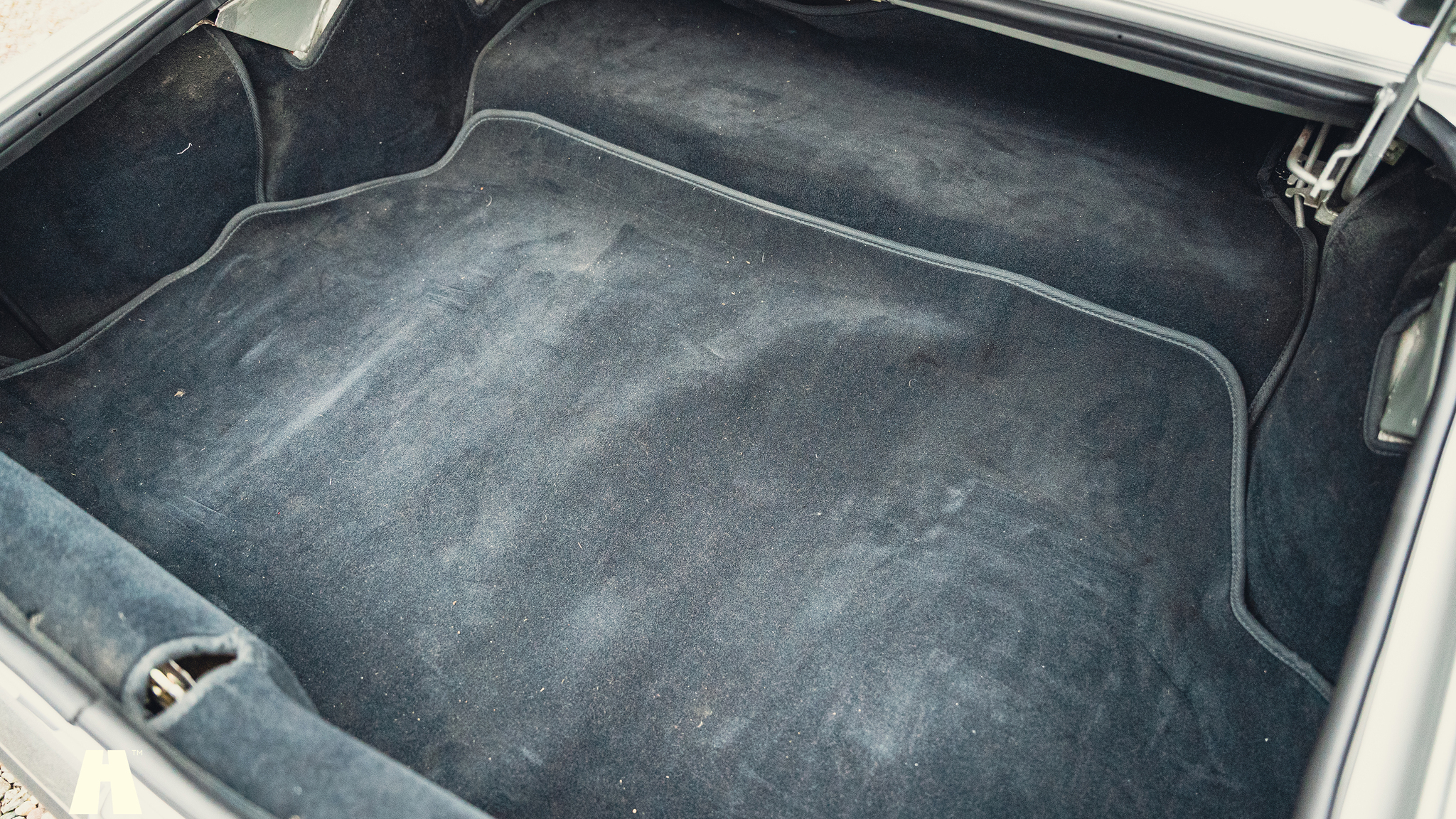 Interior image of 1980 Alfa Romeo 2000 Spider
