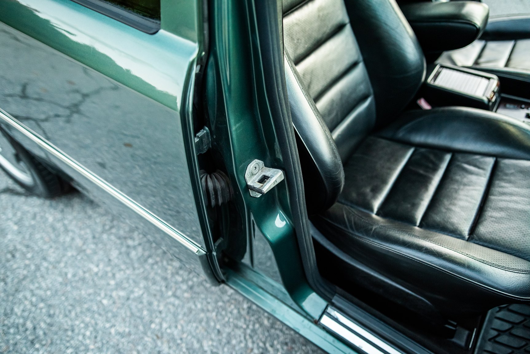 Interior image of 1996 MERCEDES-BENZ E 320 T