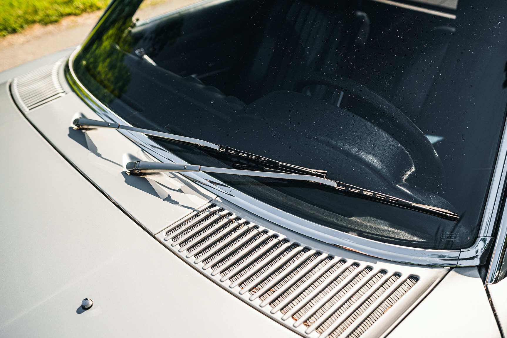 Exterior image of 1972 Mercedes-Benz 350 SL