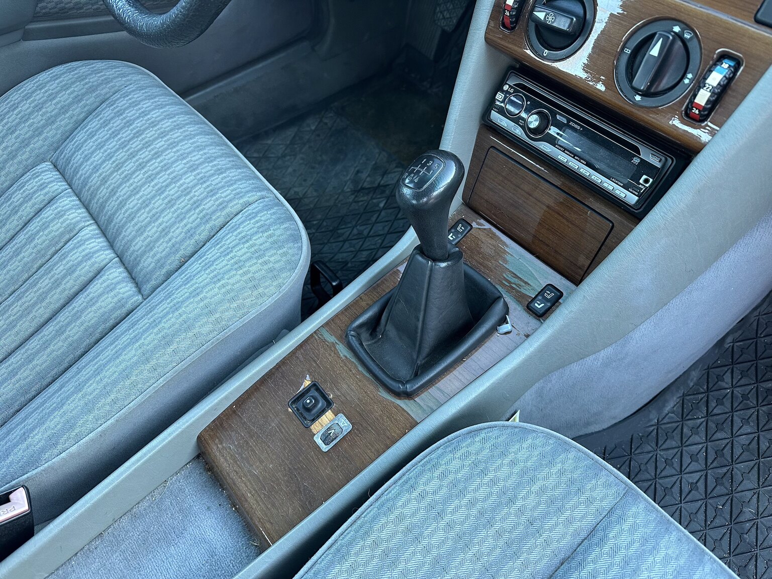 Interiörbild 1990 Mercedes-Benz 200 E