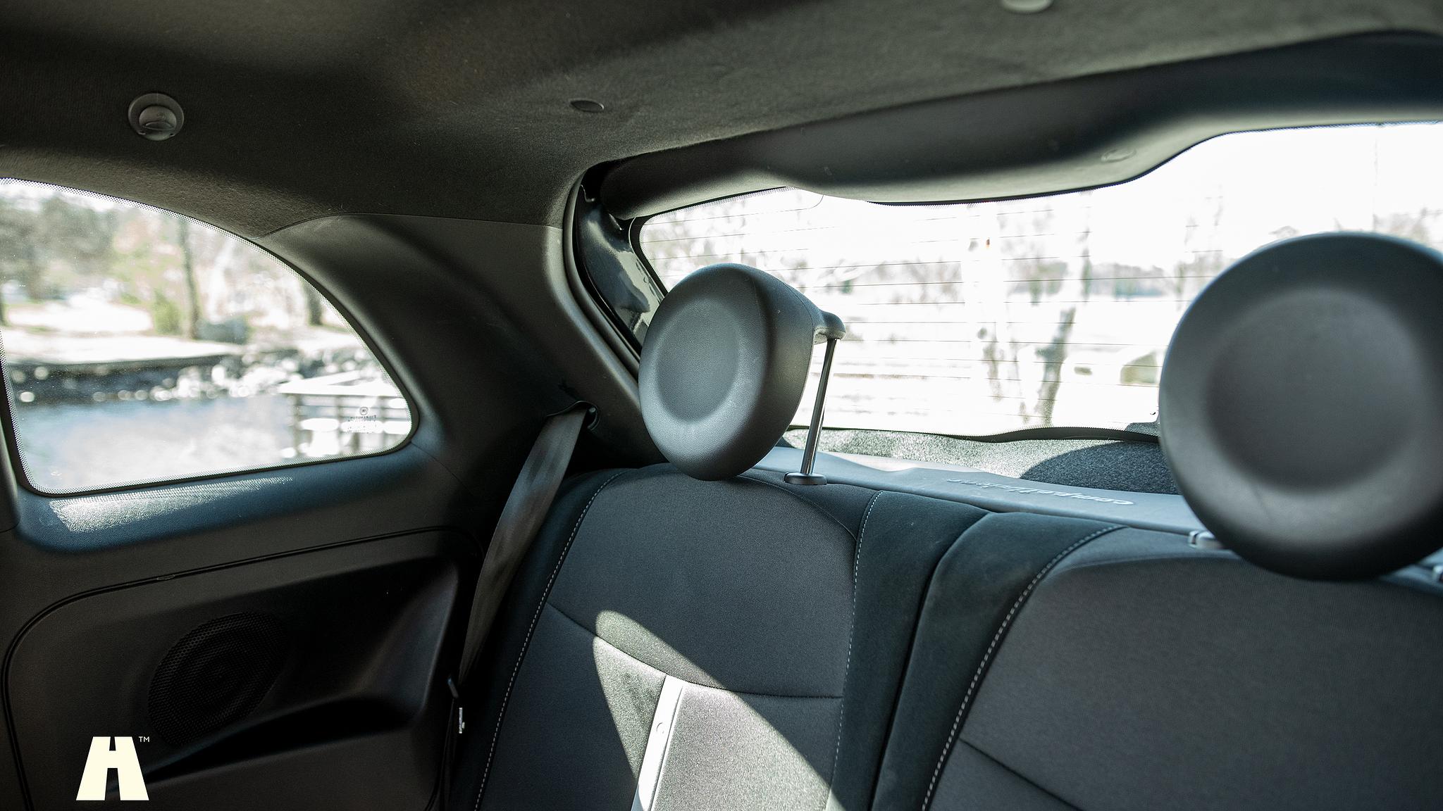 Interior image of 2016 Abarth 595 Competizione (46)