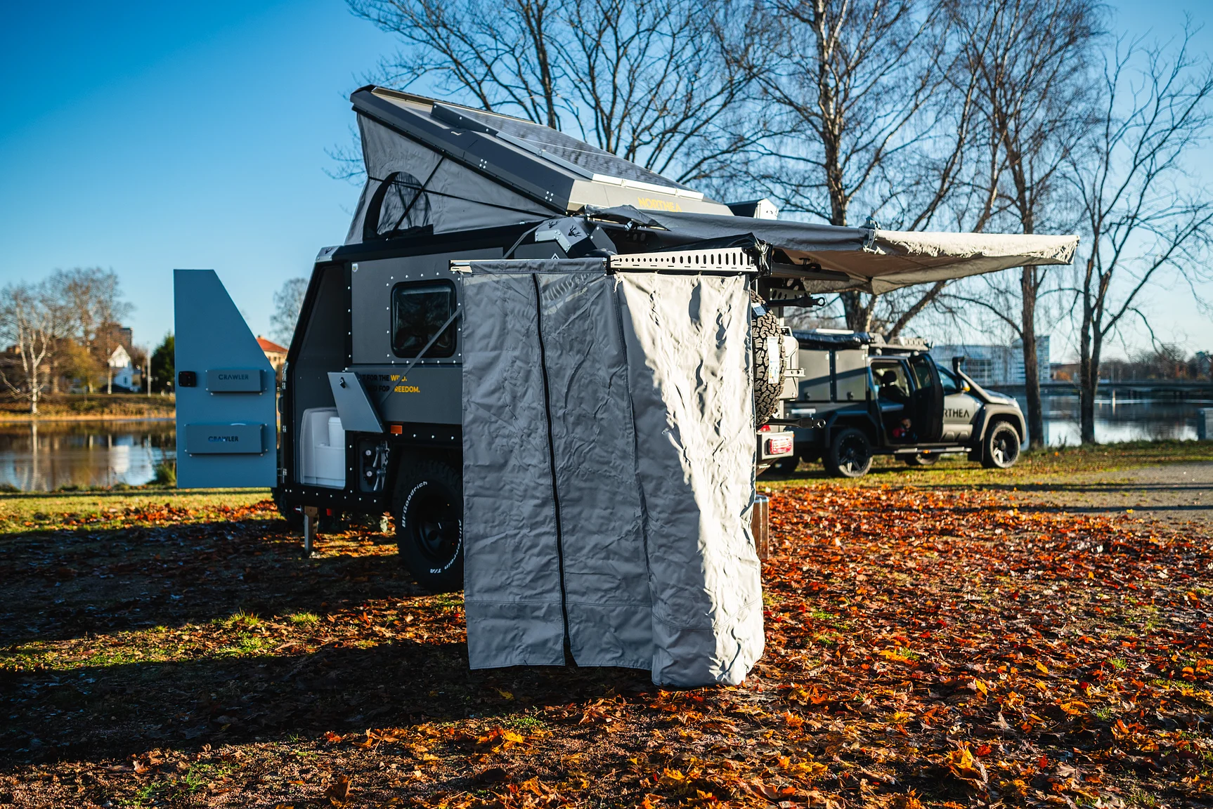 Exterior image of 2025 Northea Trailer Expedition Crawler 458i Offgrid-Camper (16)