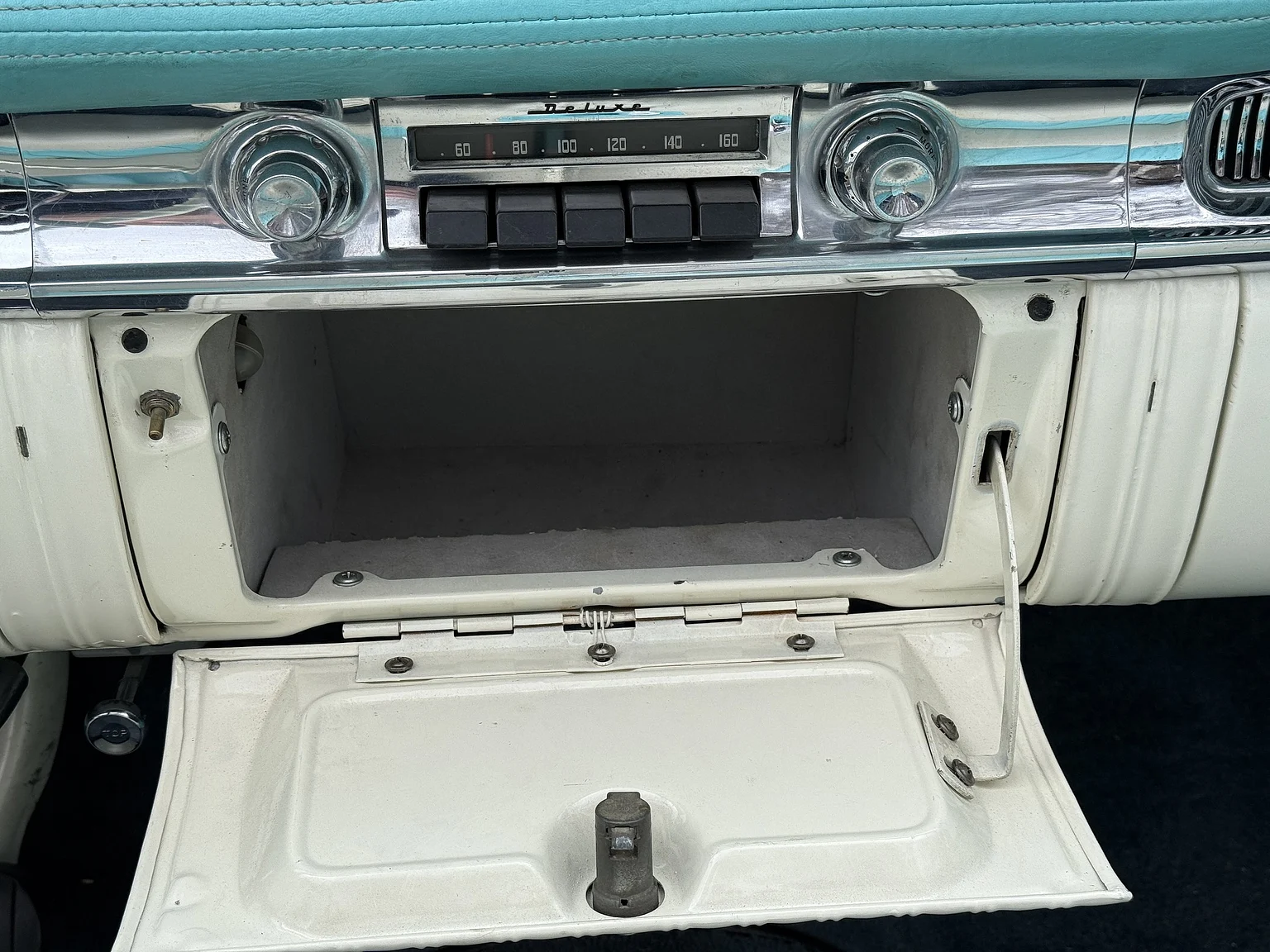 Interior image of 1955 Oldsmobile Super 88 (15)