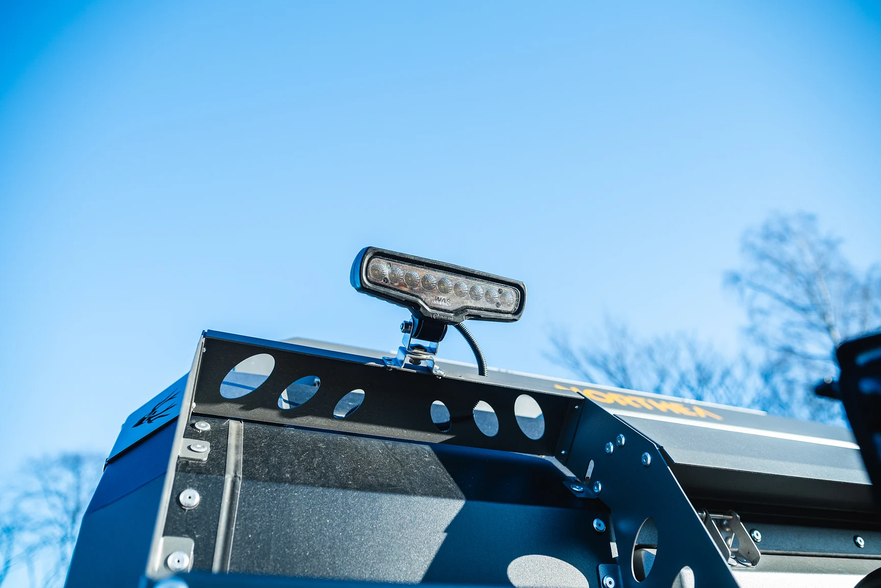 Exterior image of 2025 Northea Trailer Expedition Crawler 458i Offgrid-Camper (40)