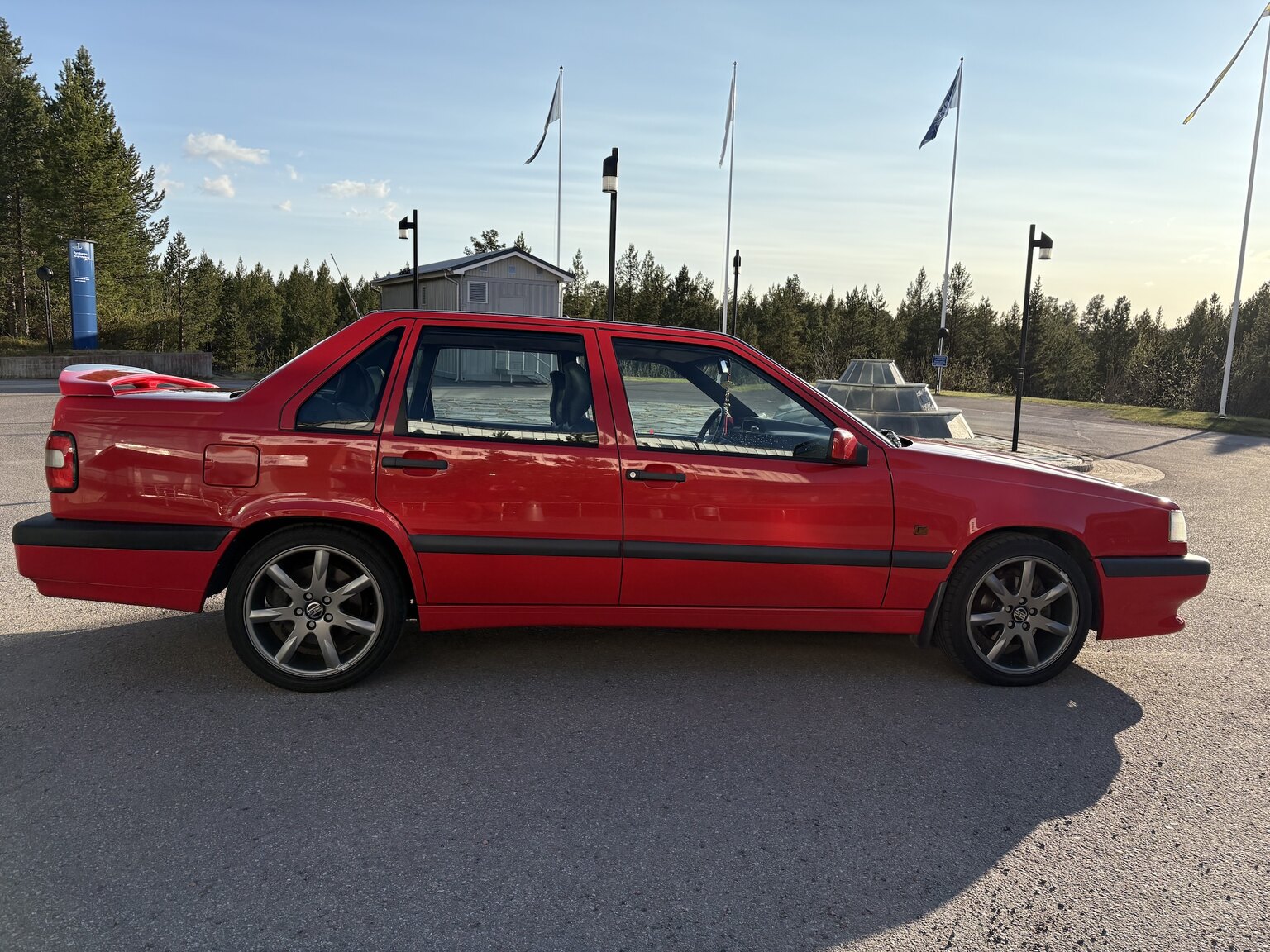 Exterior image of 1996 Volvo 850 R