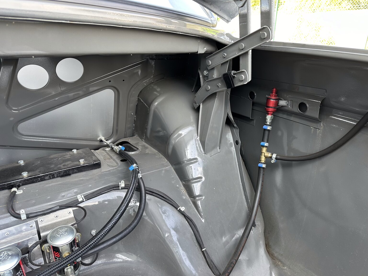 Image of 1969 Volvo 142 race car mechanics