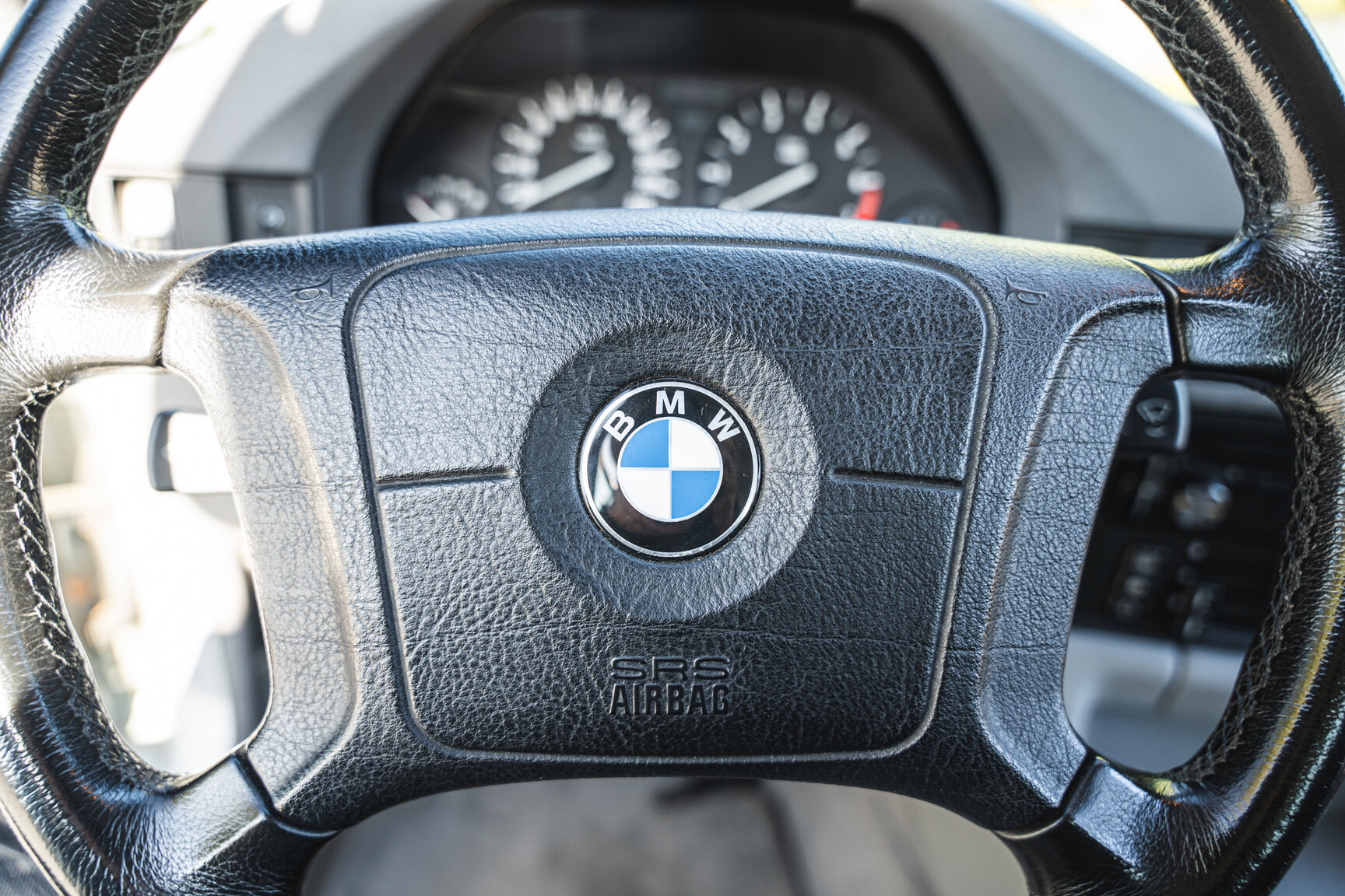 Interior image of 1994 BMW 520i E34