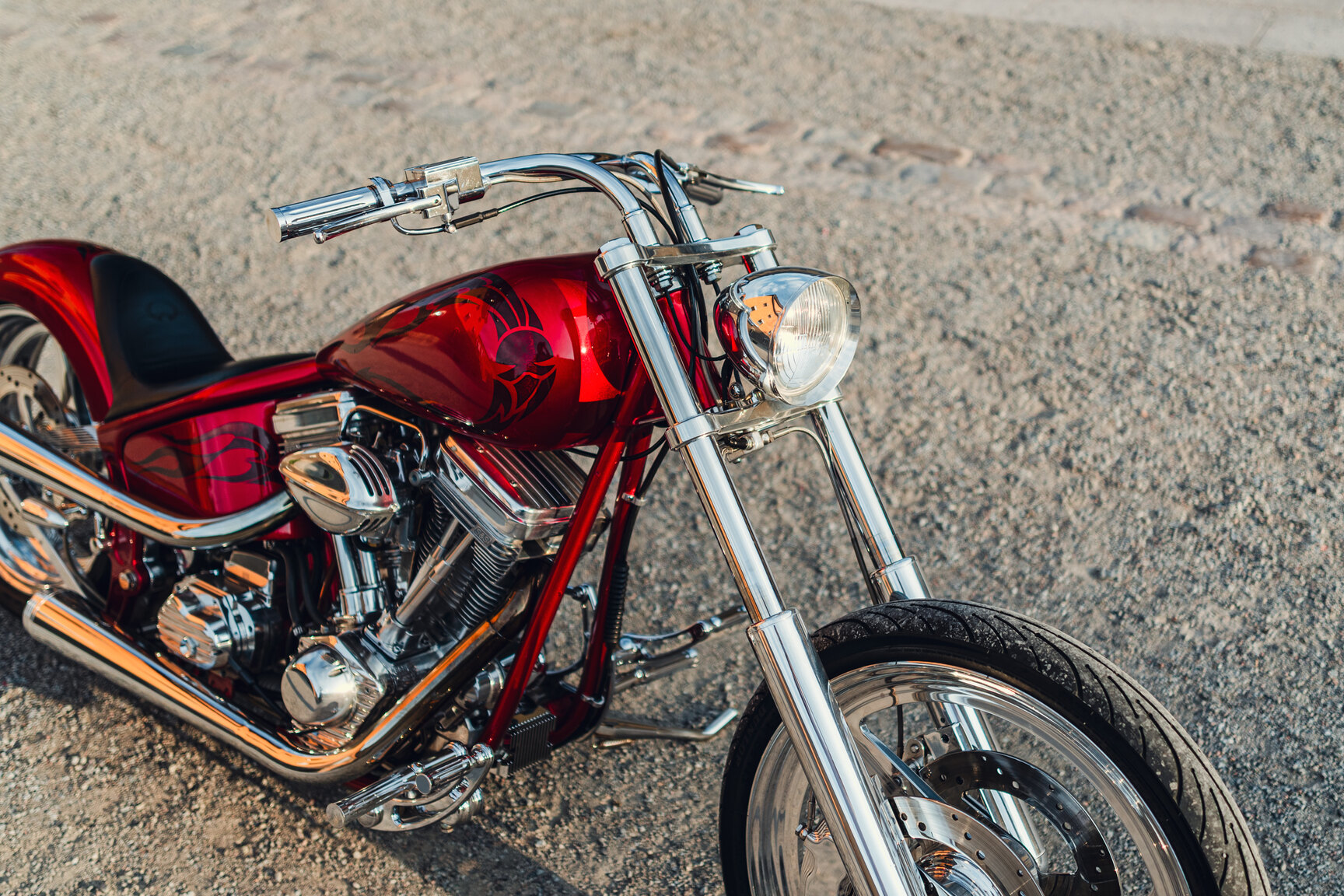 Exteriörbild på 2001 Unique Custom Cycles Red Inferno