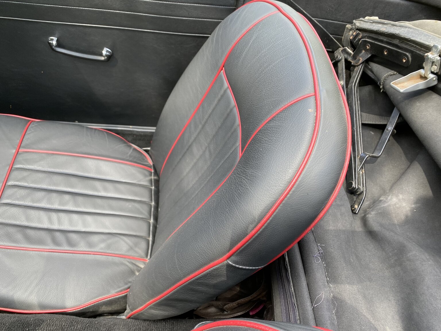 Interior image of 1967 MG MGB 1800
