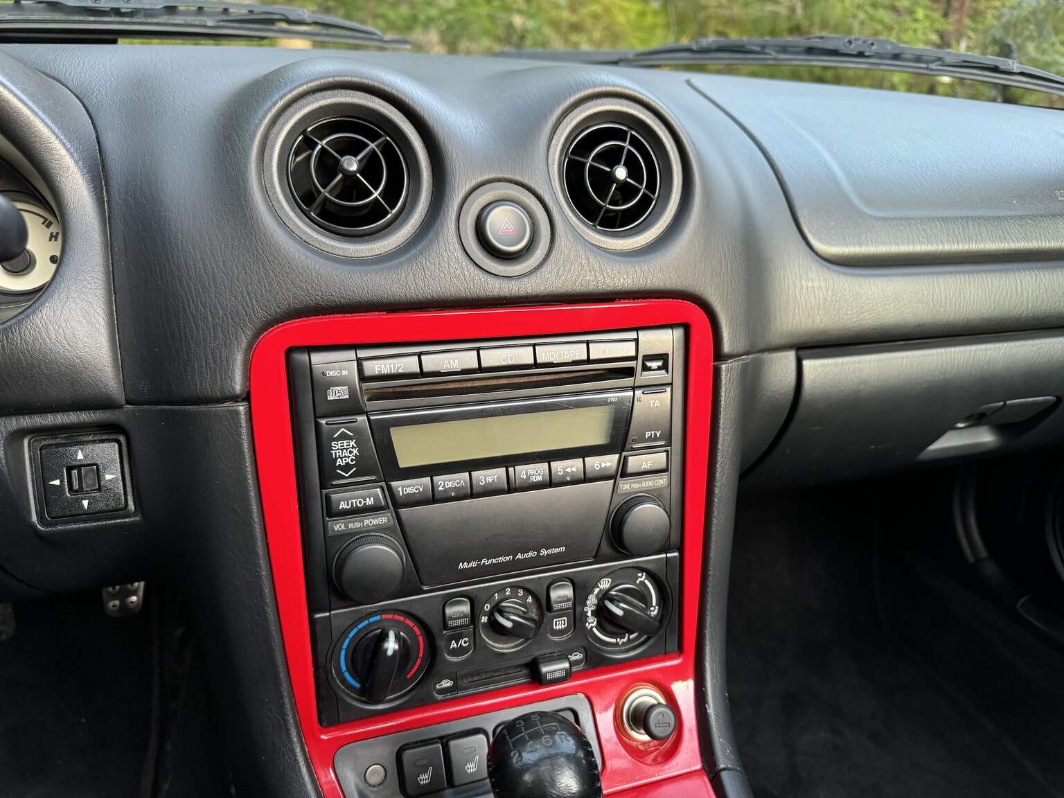 Innenraumfoto von 2004 Mazda MX-5