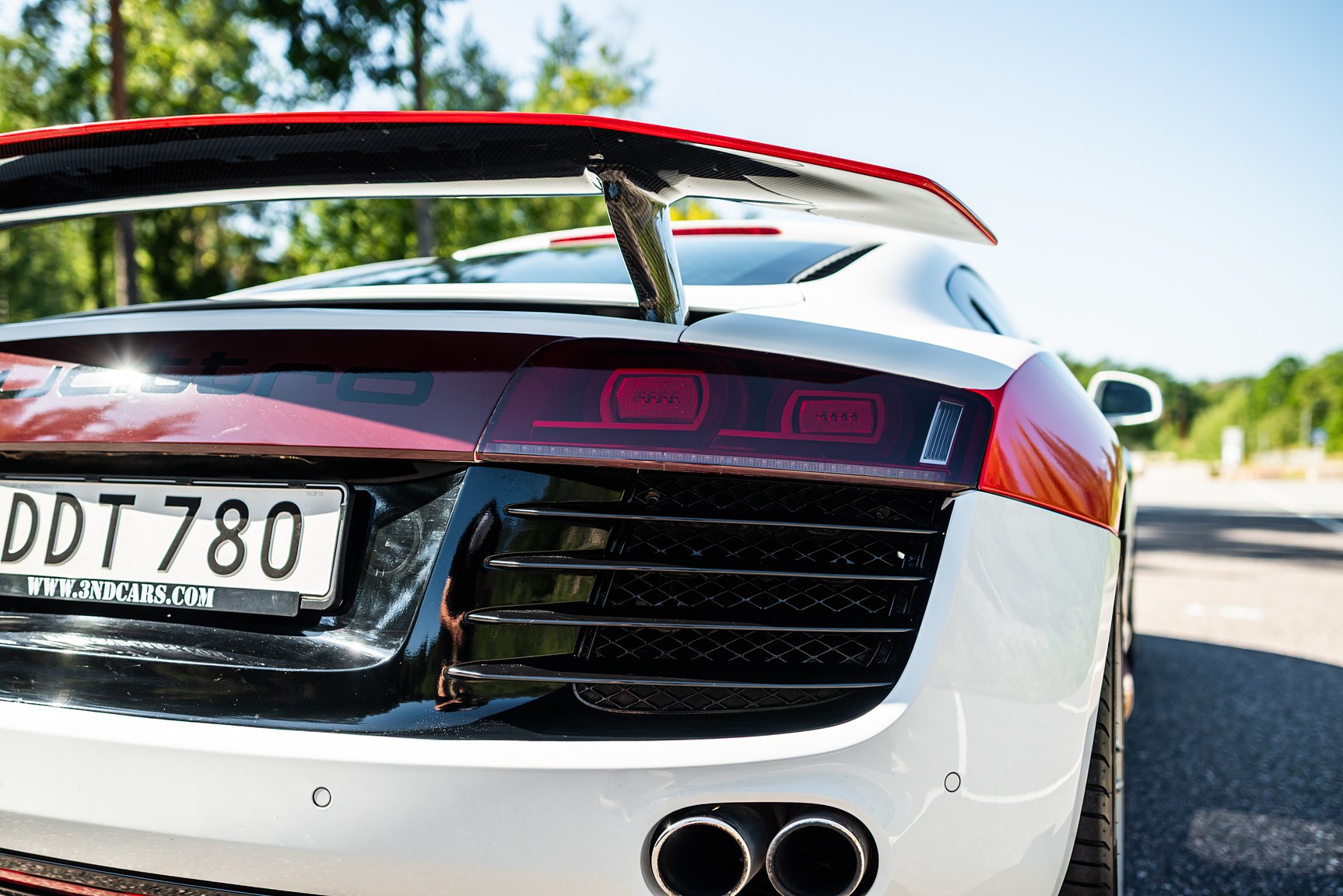 Exterior image of 2008 Audi R8 4.2 V8 Turbo Manuell